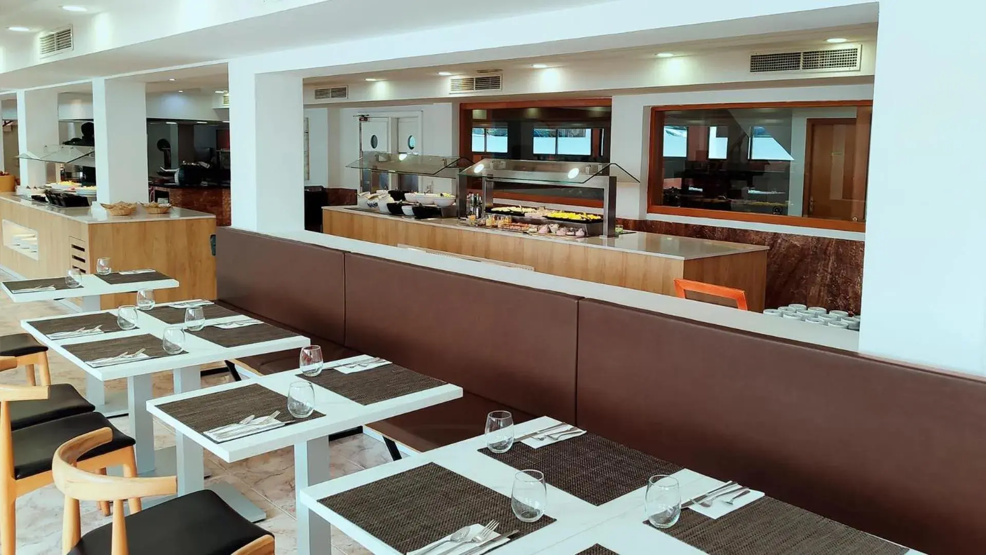 Restaurant/places to eat in BLUESEA Anba Romaní Restaurant/places to eat in BLUESEA Anba Romaní