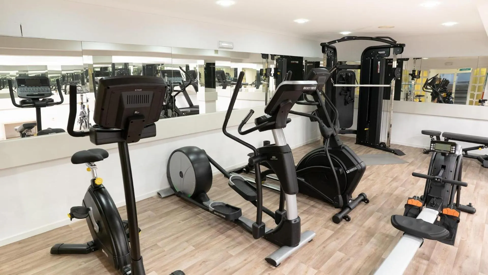 Activities in BLUESEA Anba Romaní