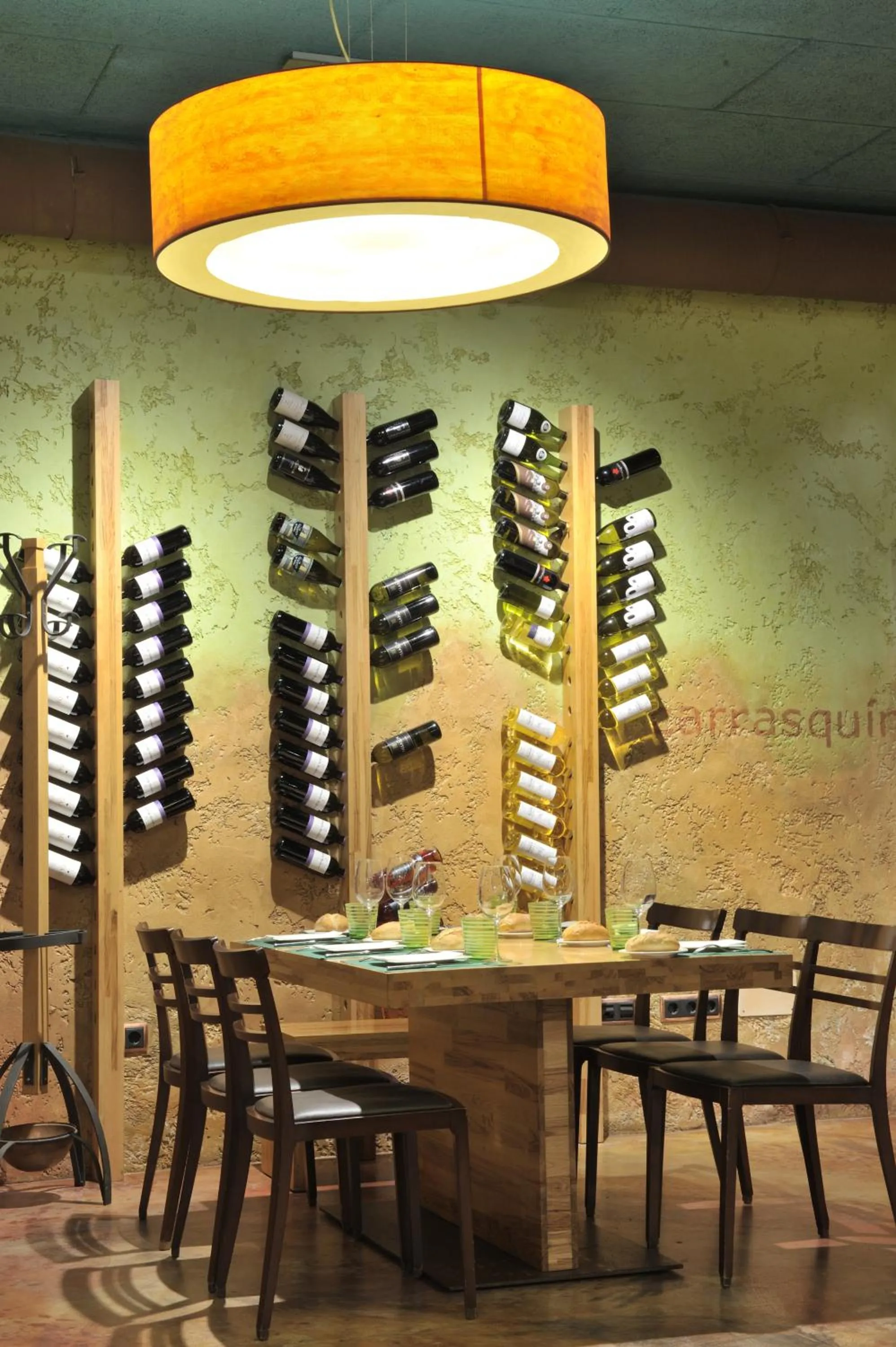 Restaurant/places to eat in Hotel Nochendi