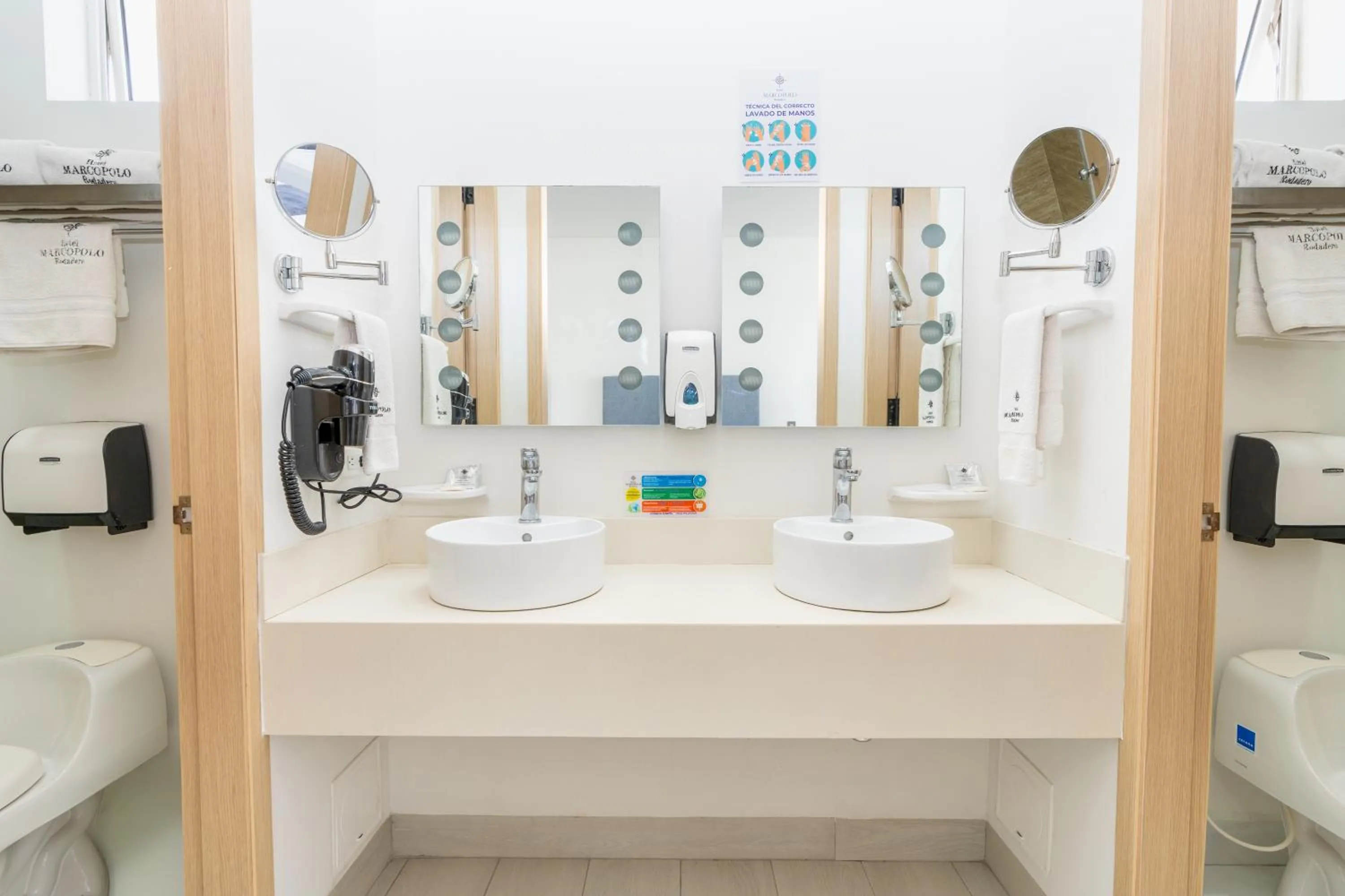 Bathroom in Hotel Marco Polo Rodadero