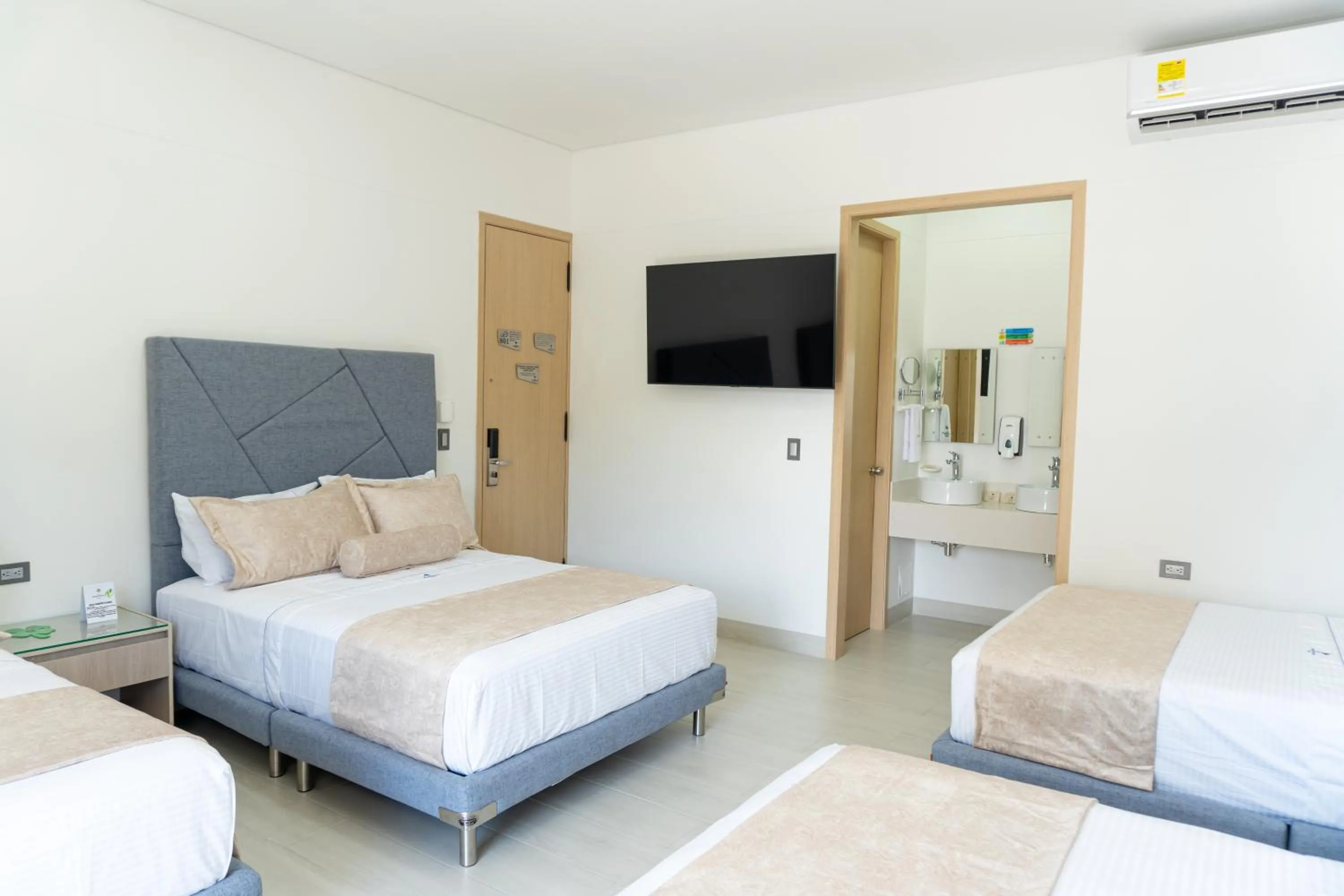 Bed in Hotel Marco Polo Rodadero