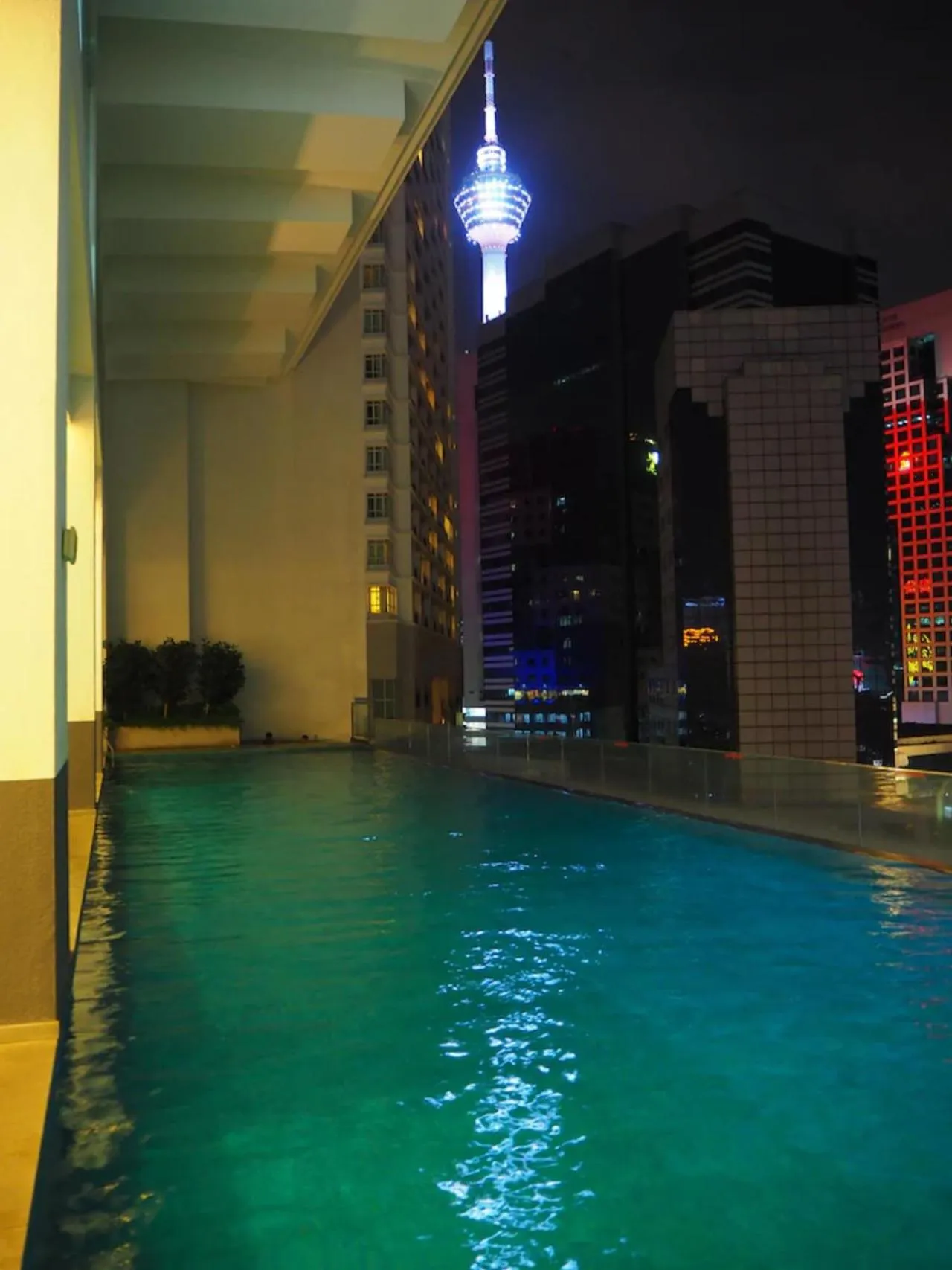 Night in RS Suites In Bukit Bintang