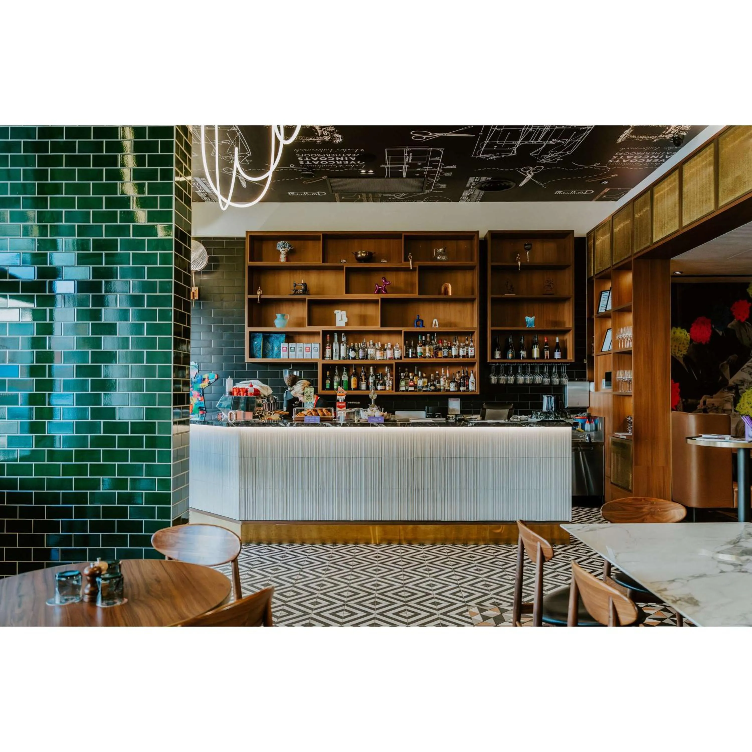 Lounge or bar in The Motley Hotel Richmond, Tapestry Collection by Hilton