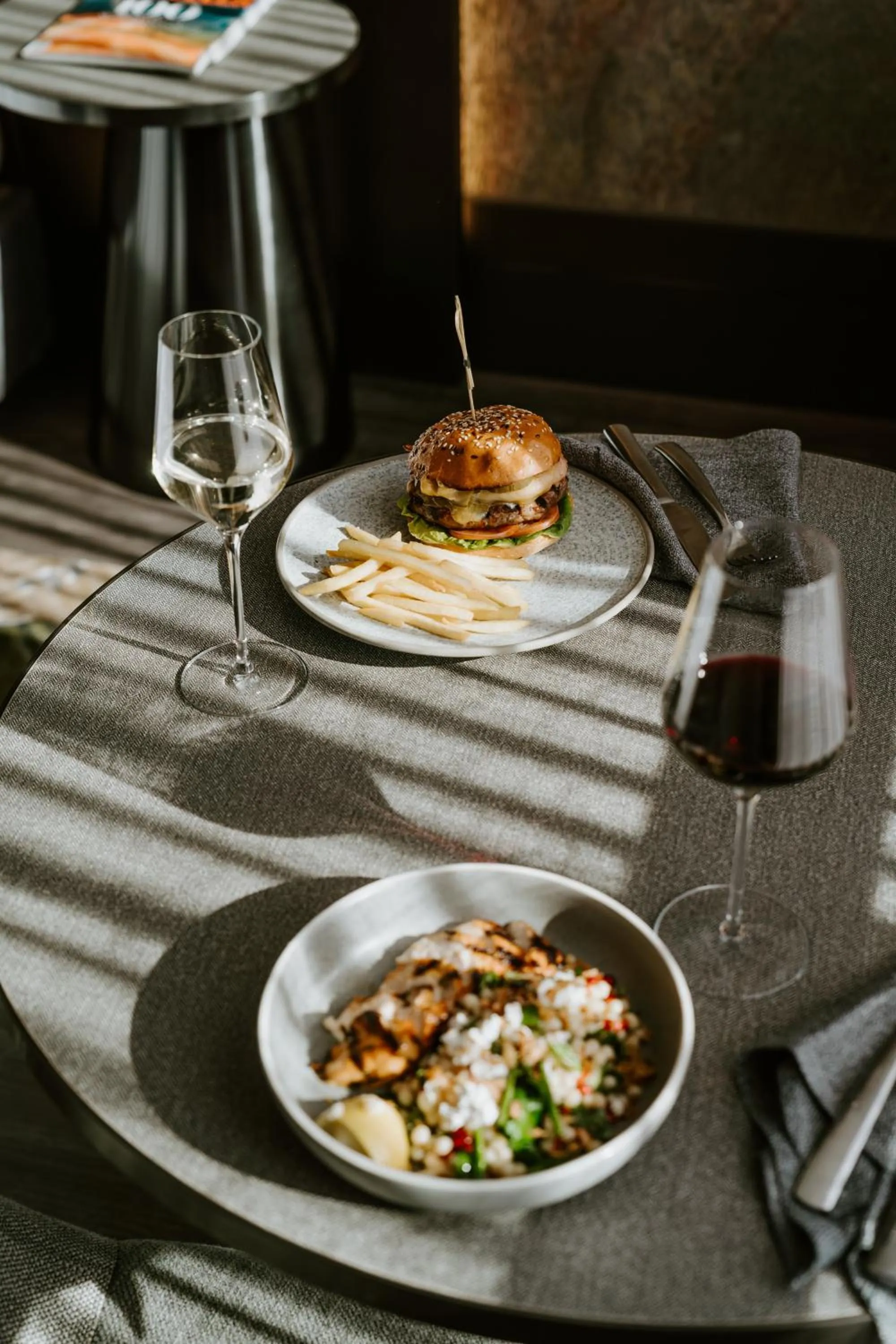 Food and drinks in The Motley Hotel Richmond, Tapestry Collection by Hilton