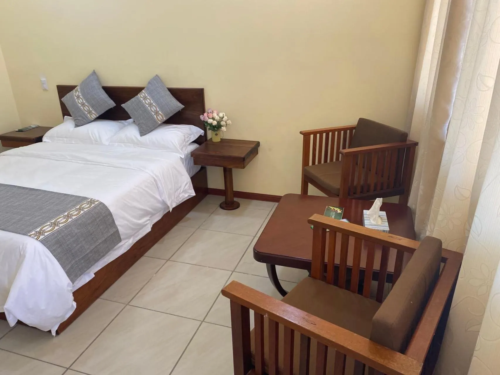 Bed in Villa Garita Inn