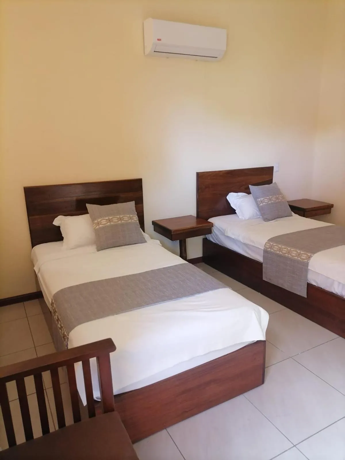 Bed in Villa Garita Inn