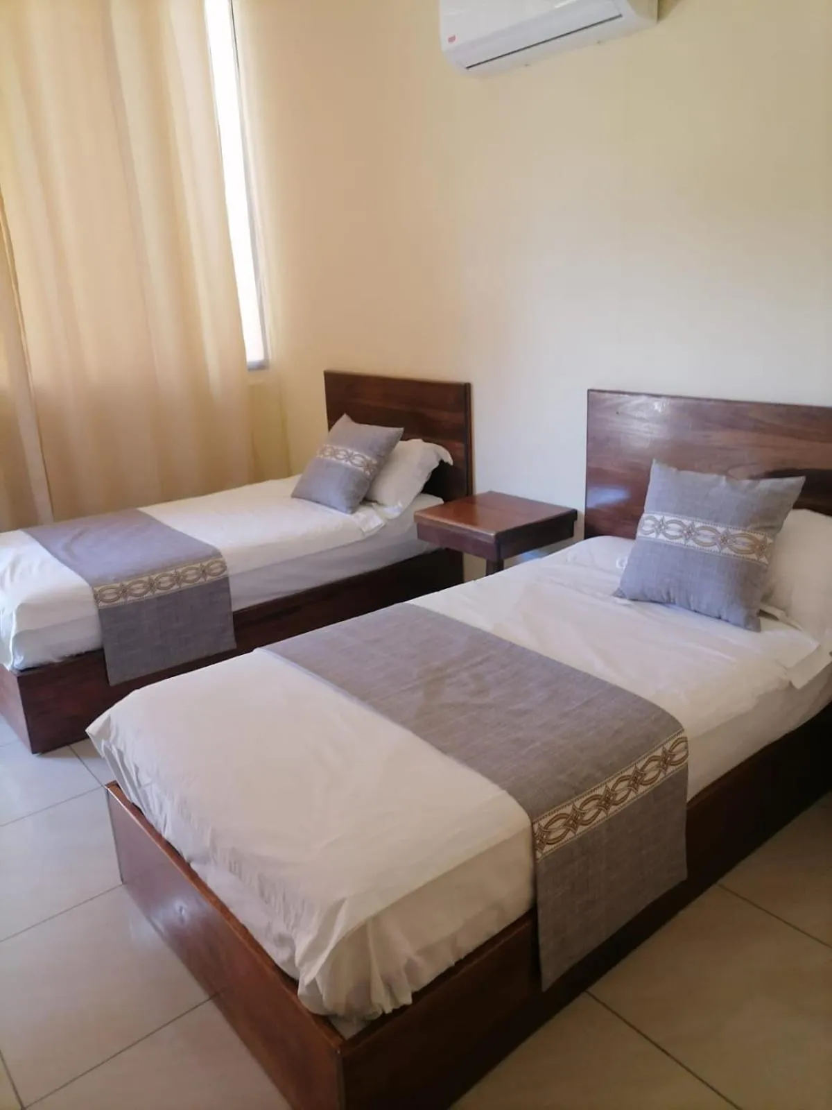 Bed in Villa Garita Inn