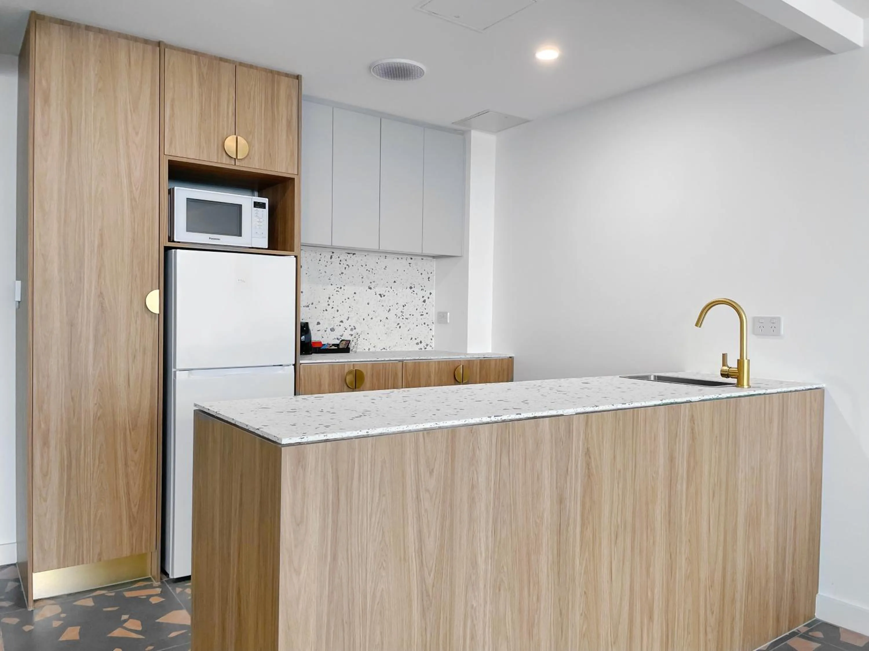 Kitchen or kitchenette in Swiss-Belhotel Woolloongabba, Brisbane