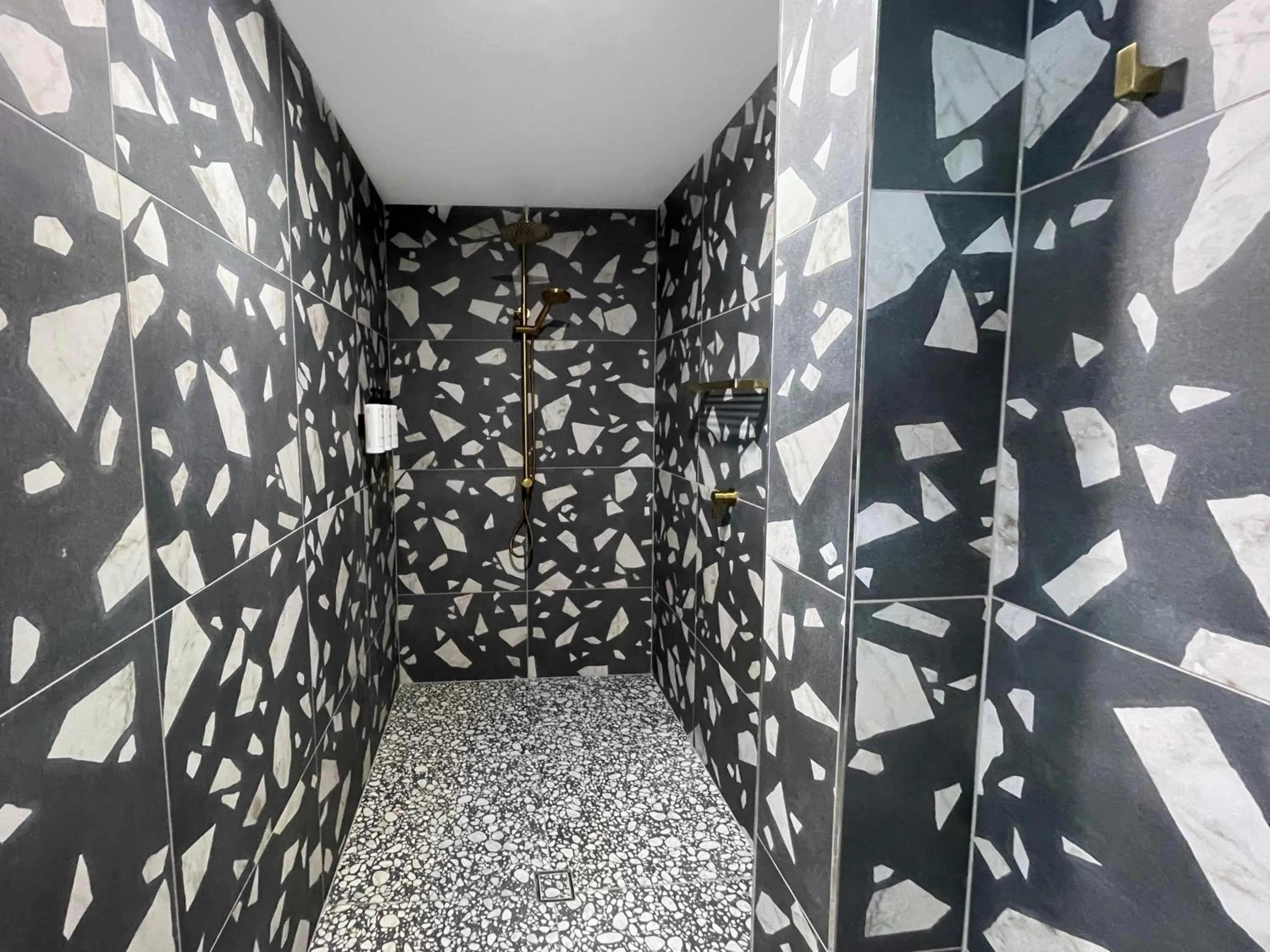 Shower in Swiss-Belhotel Woolloongabba, Brisbane