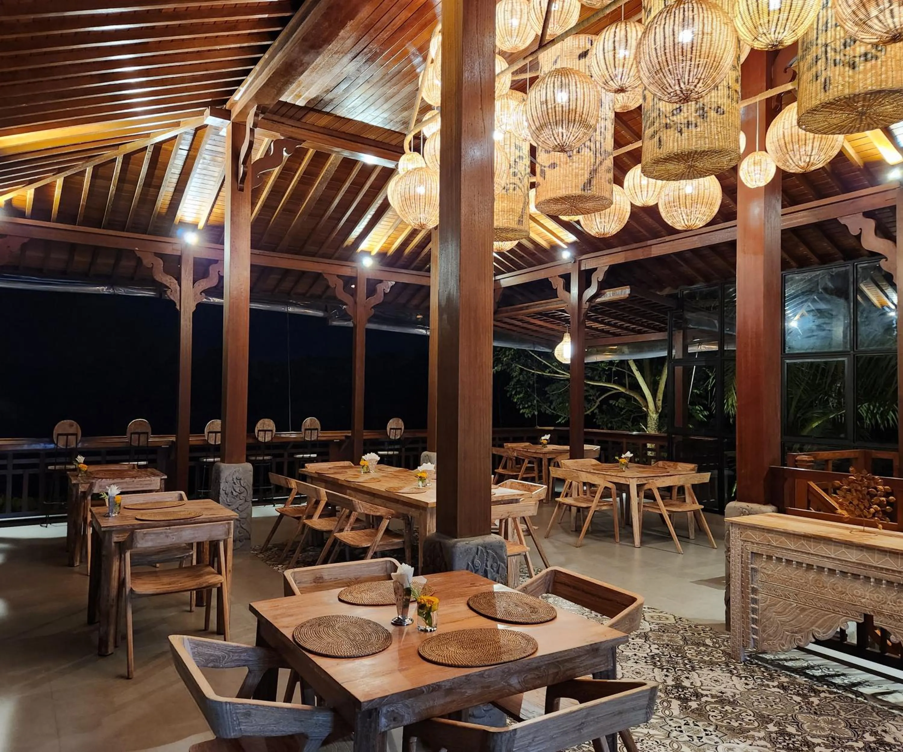 Restaurant/places to eat in Pinggala Villa Ubud