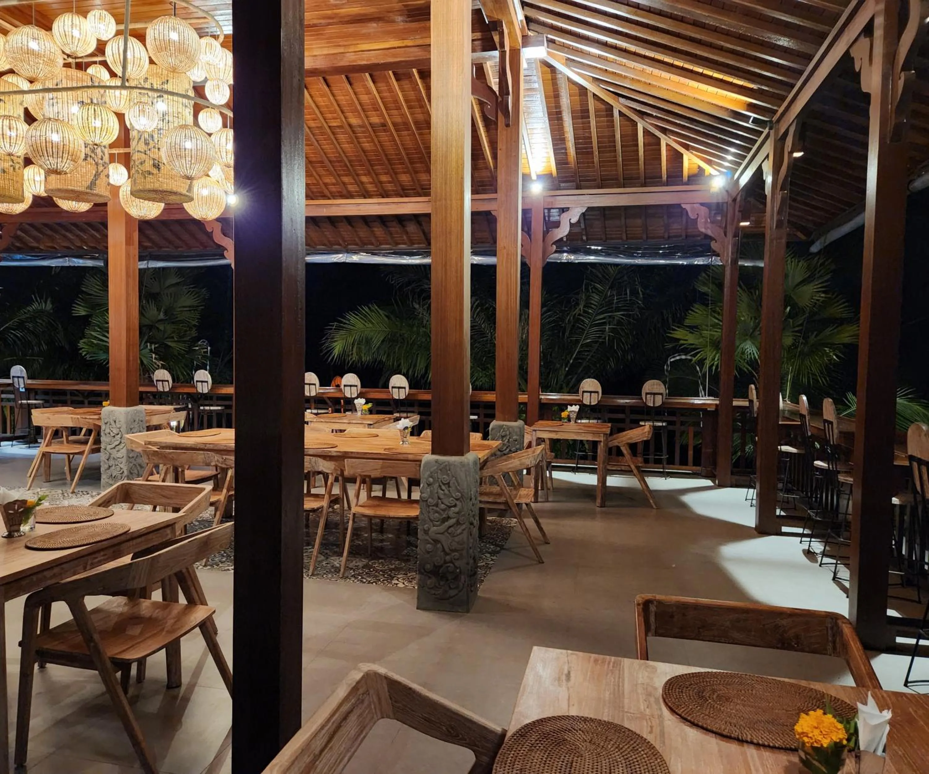 Restaurant/places to eat in Pinggala Villa Ubud