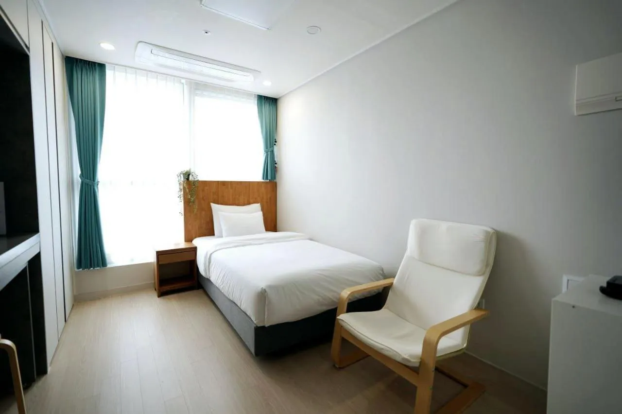 Photo of the whole room, Bed in Wellstay hotel Incheon