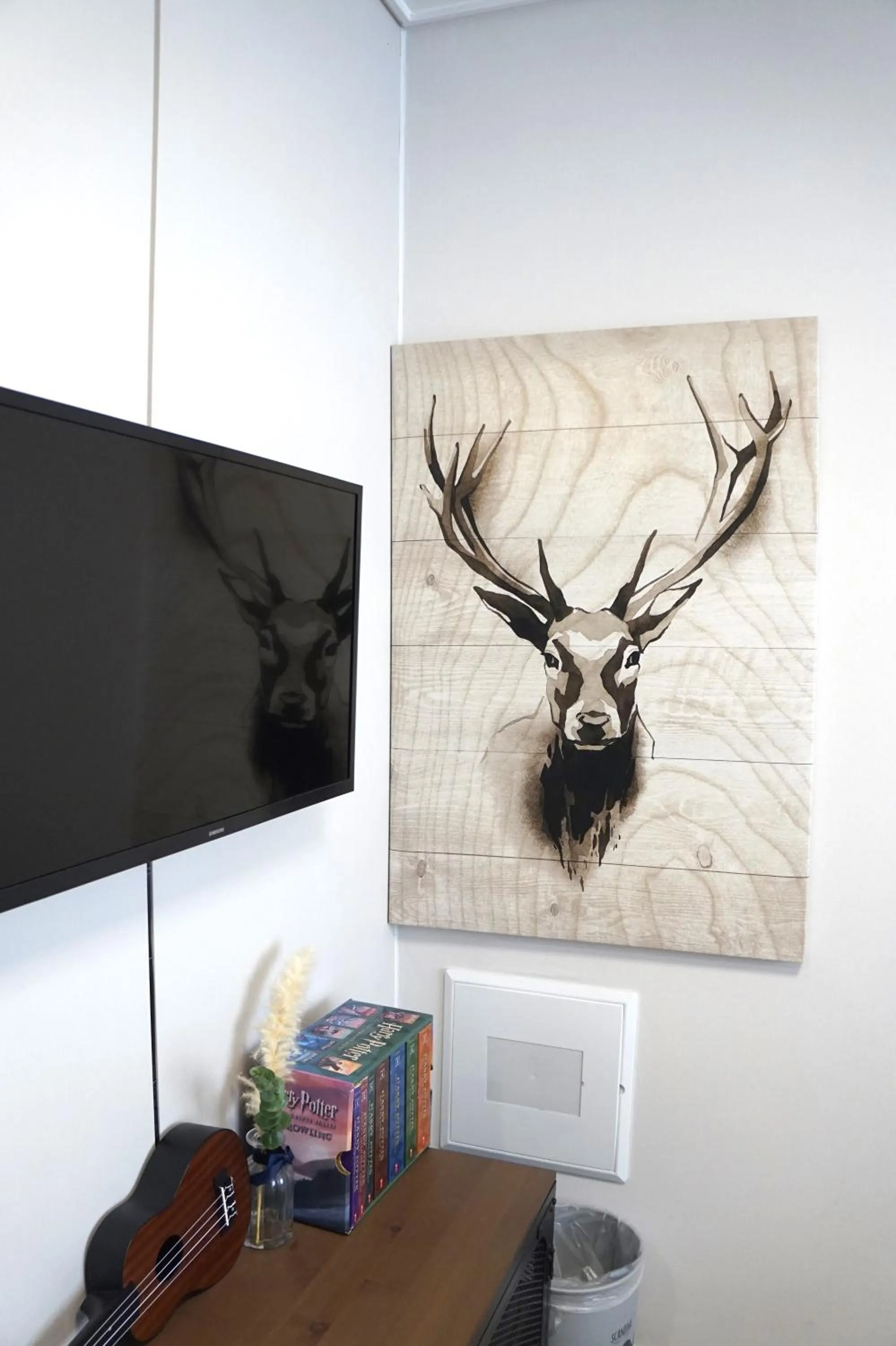 Communal lounge/ TV room in Wellstay hotel Incheon