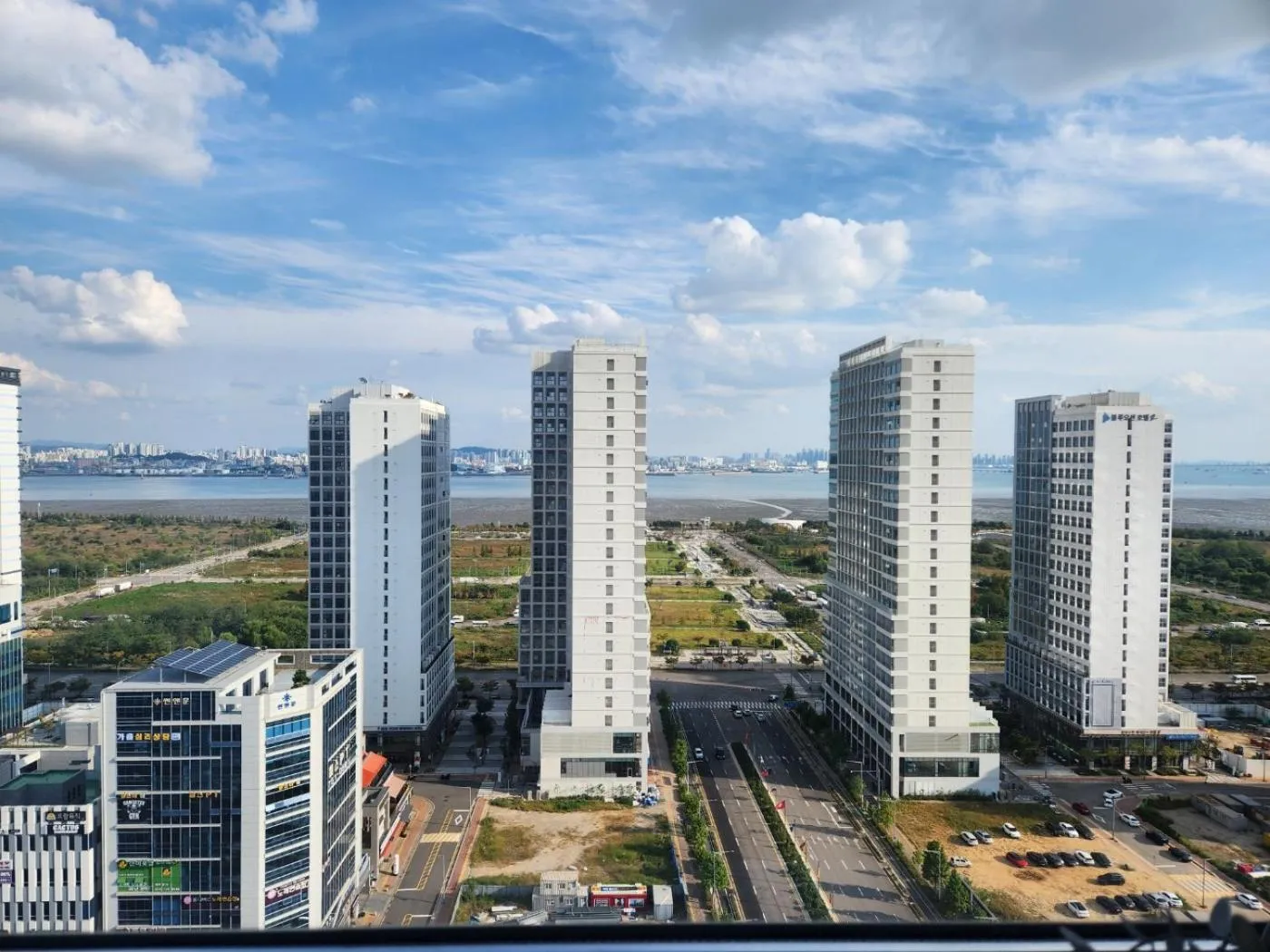 Facade/entrance in Wellstay hotel Incheon