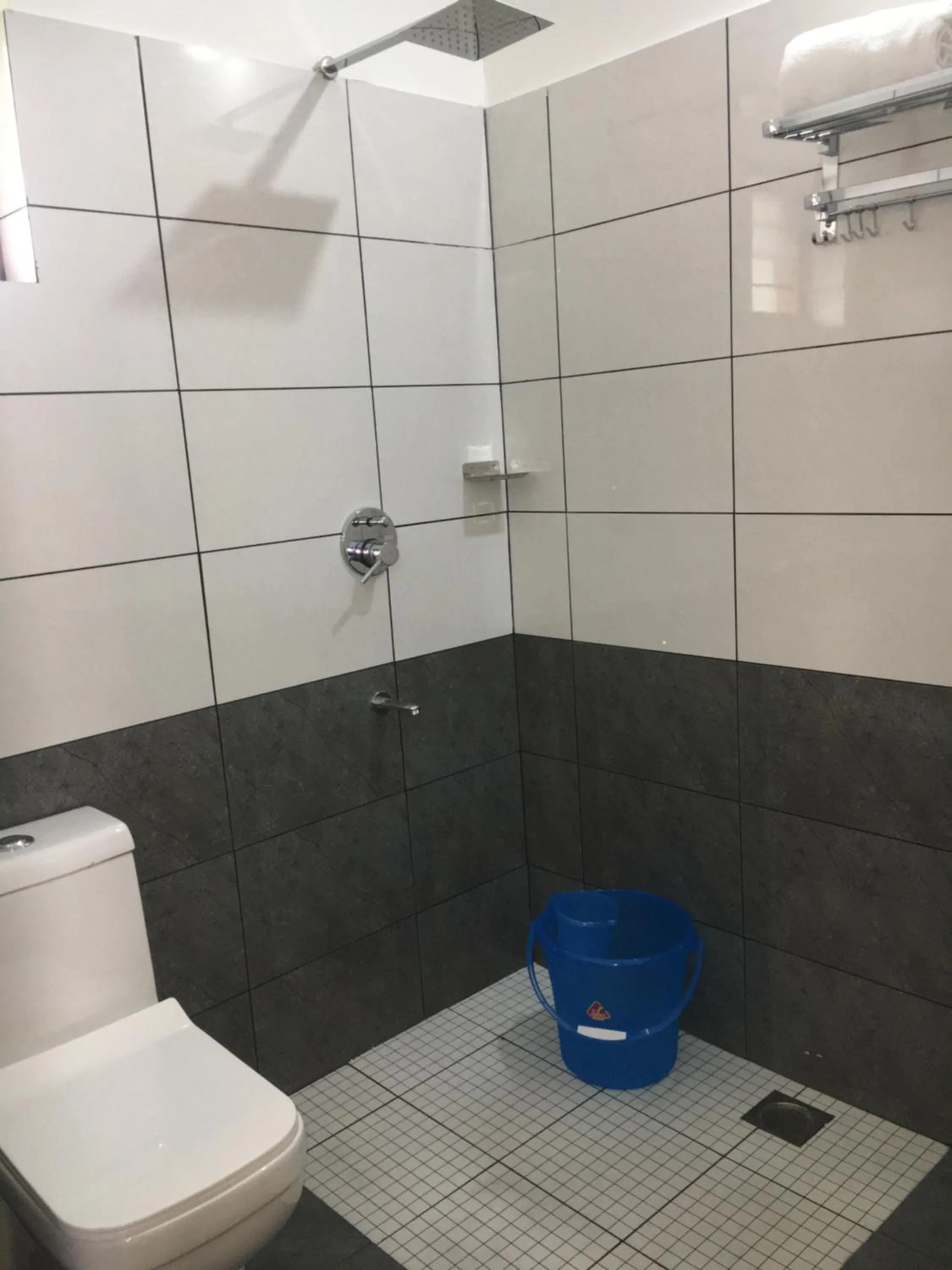 Shower in Aloha Homestay