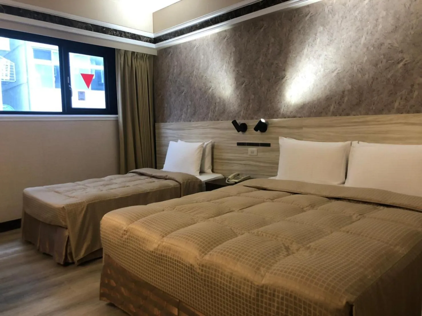 Bedroom, Bed in Doitsu Hotel