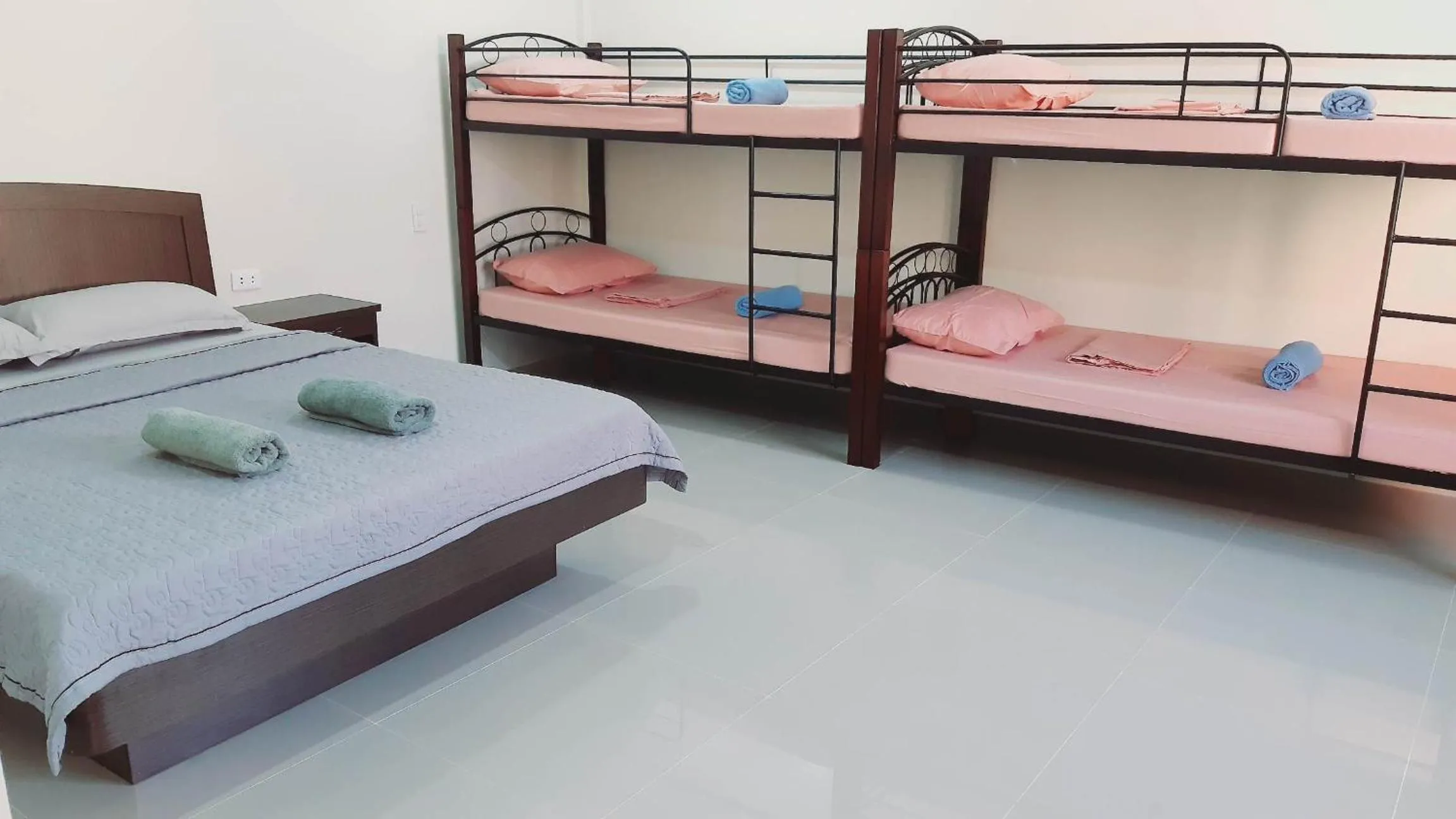 Photo of the whole room, Bed in Avana Hills Boracay Prime Grand Suite 202