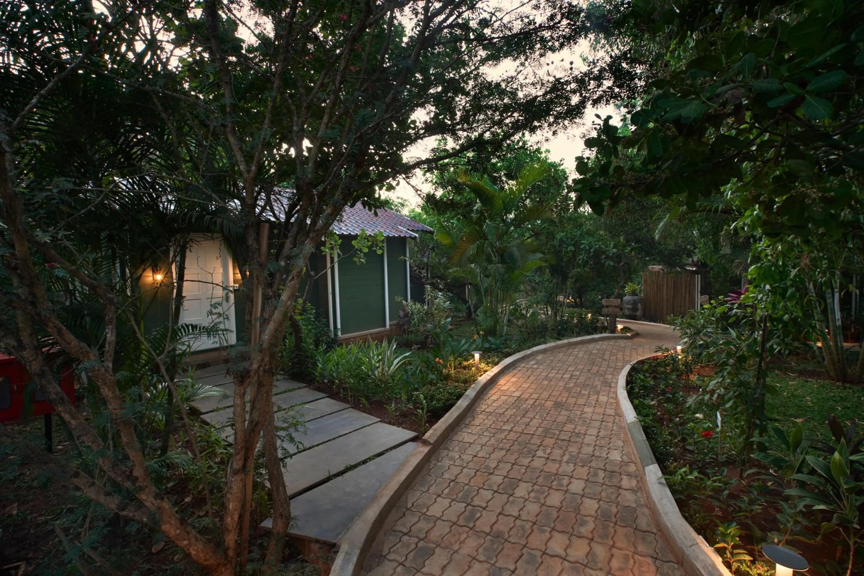 LaRiSa Resort & Spa, Ashwem