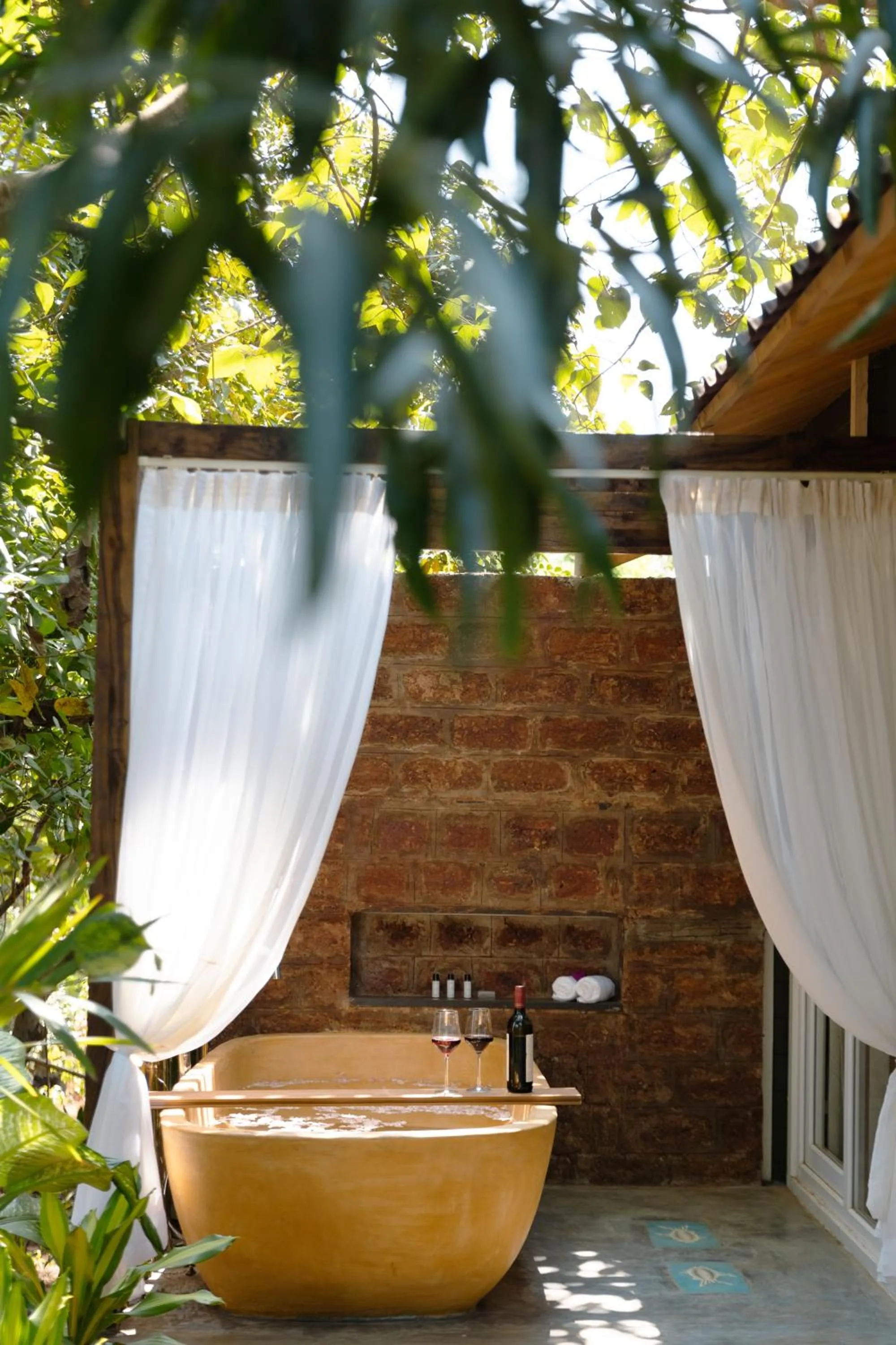 Bath in LaRiSa Resort & Spa, Ashwem