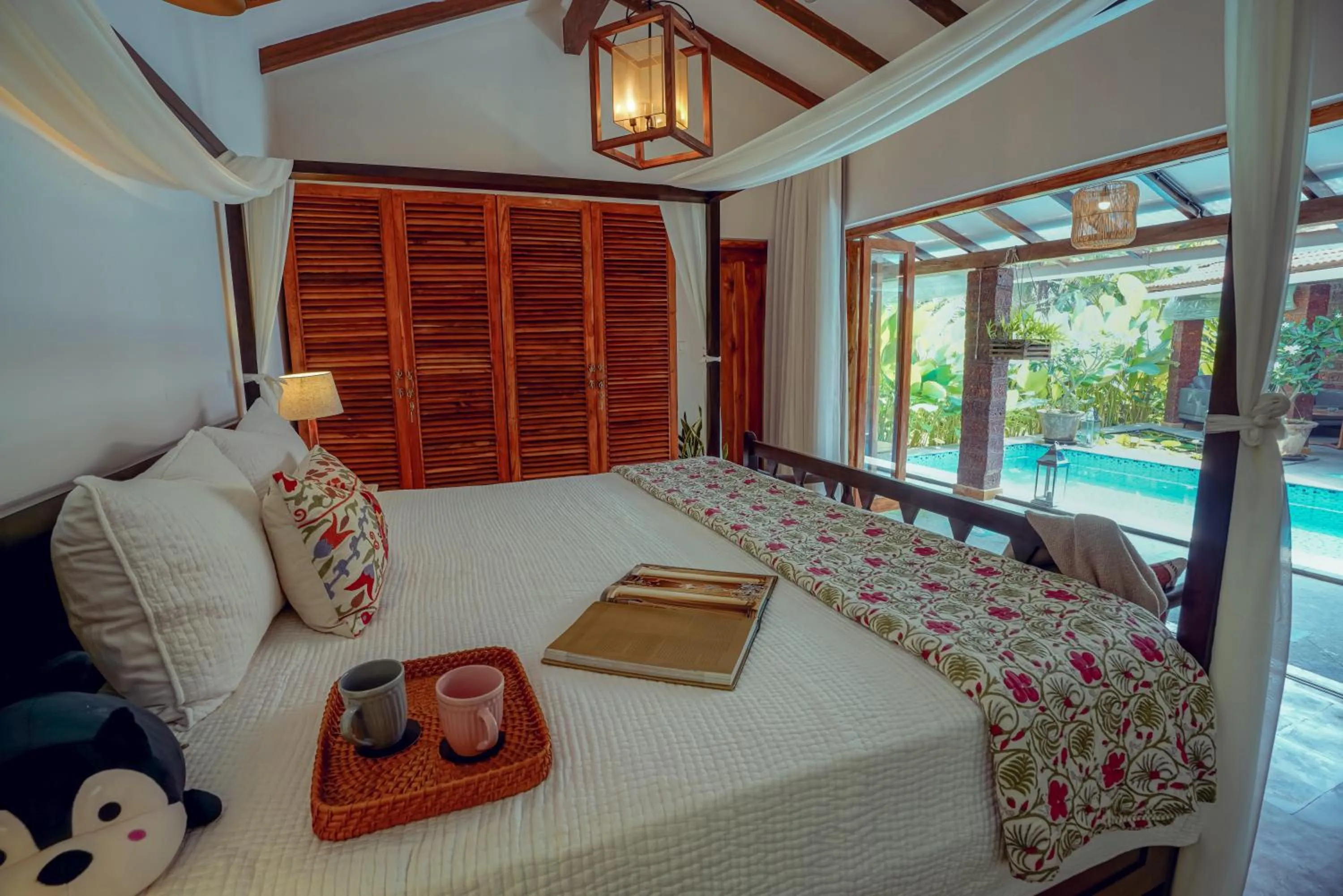 Bed in LaRiSa Resort & Spa, Ashwem