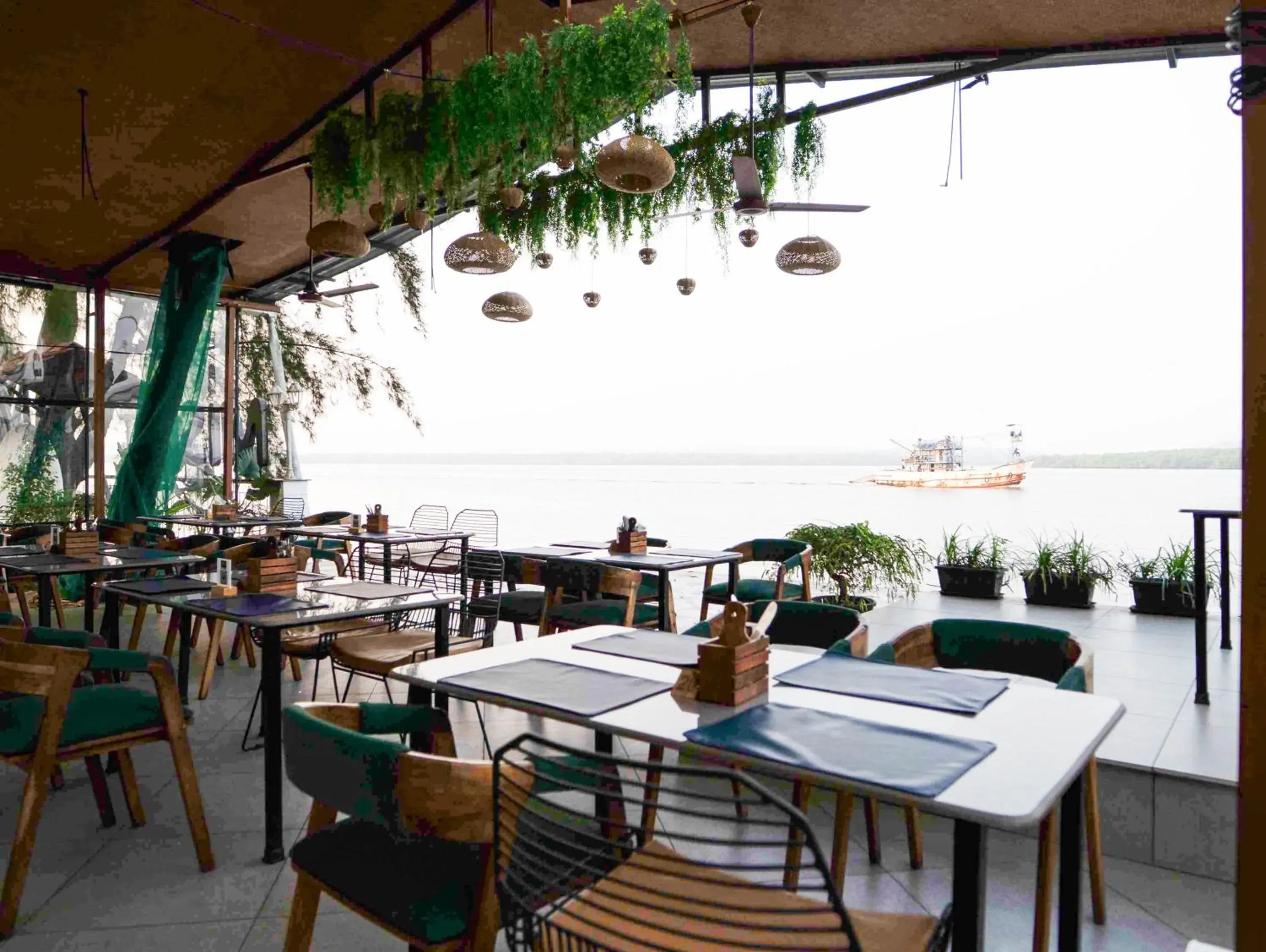 Restaurant/places to eat in Blu Missel By The River Restaurant/places to eat in Blu Missel By The River