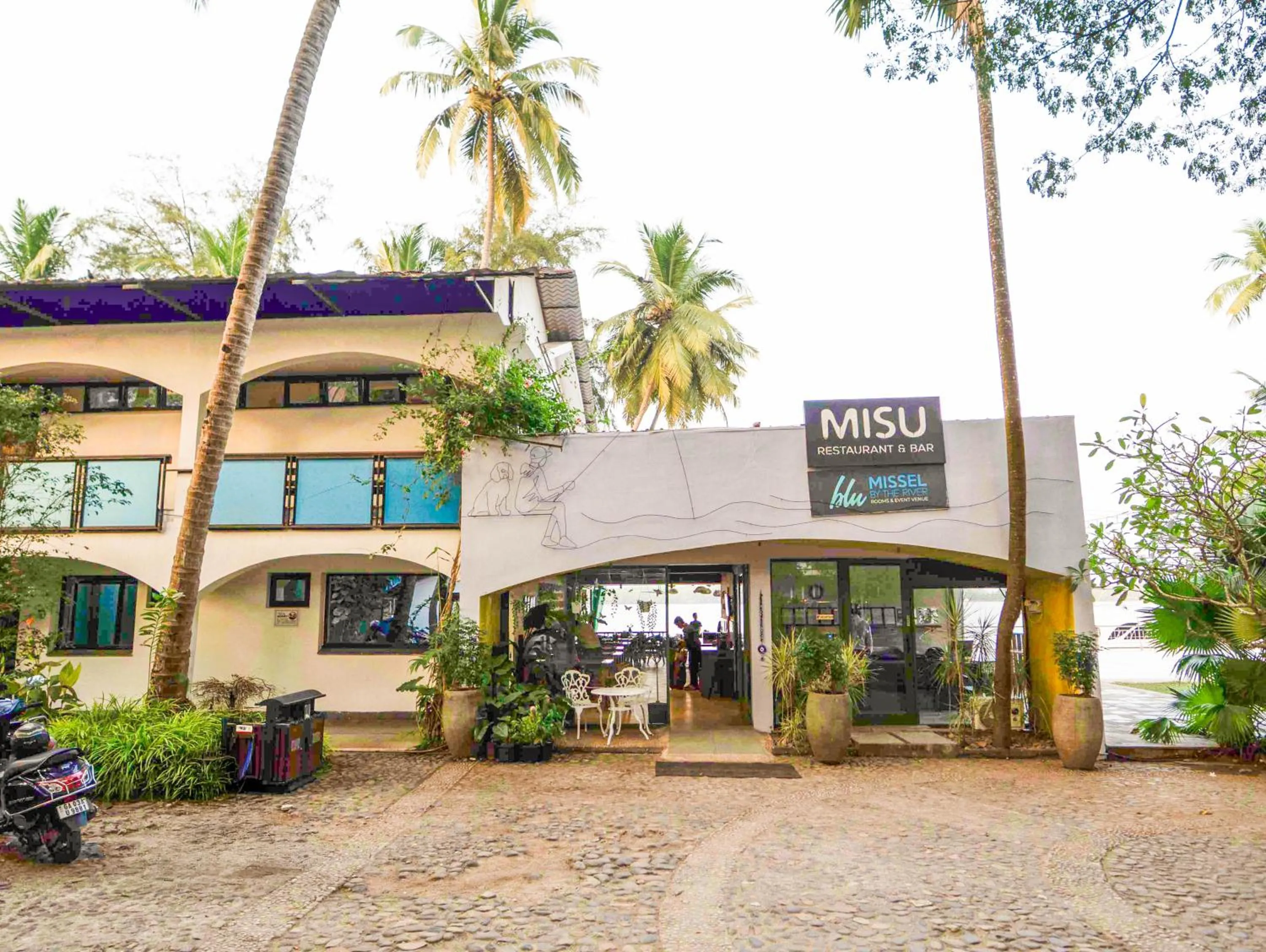 Blu Missel By The River