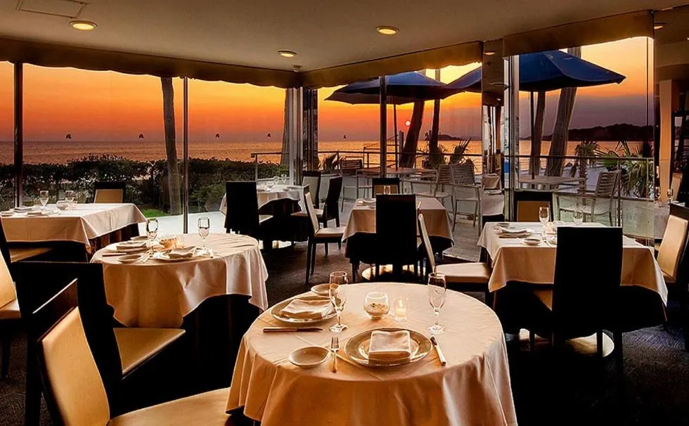 Restaurant/places to eat in MALIBU HOTEL