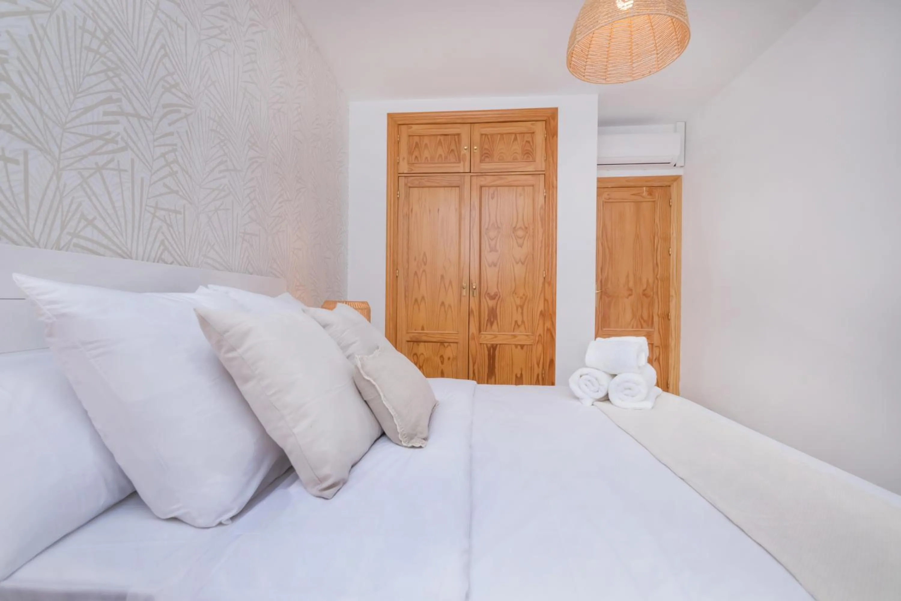 Bedroom, Bed in San Rafael City Center Apartment