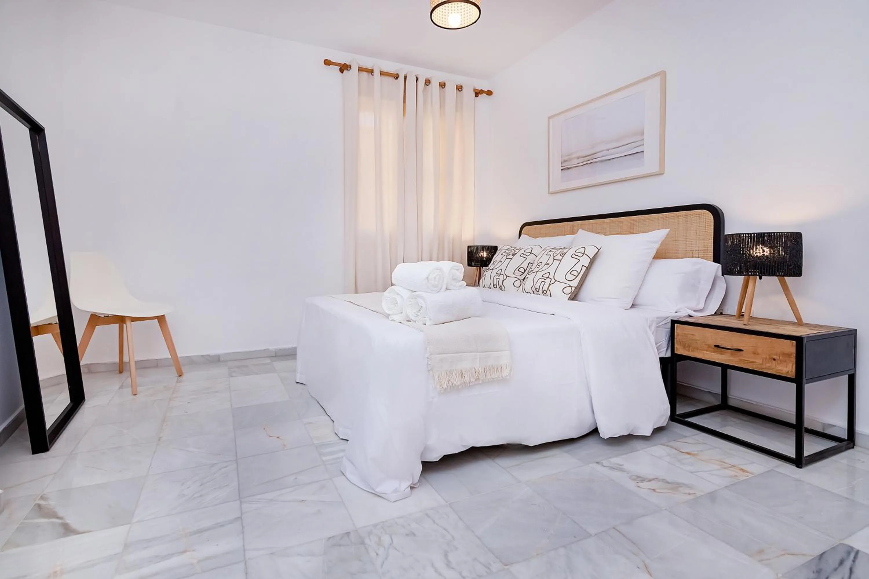 Bedroom, Bed in San Rafael City Center Apartment