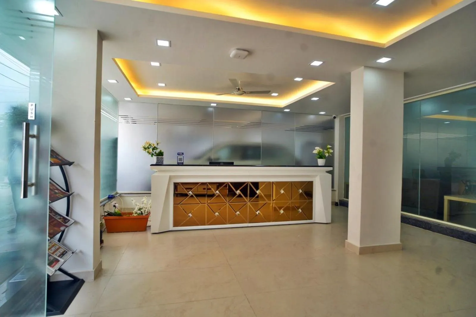 Lobby or reception in Hotel Sterling Inn Bangalore International Airport