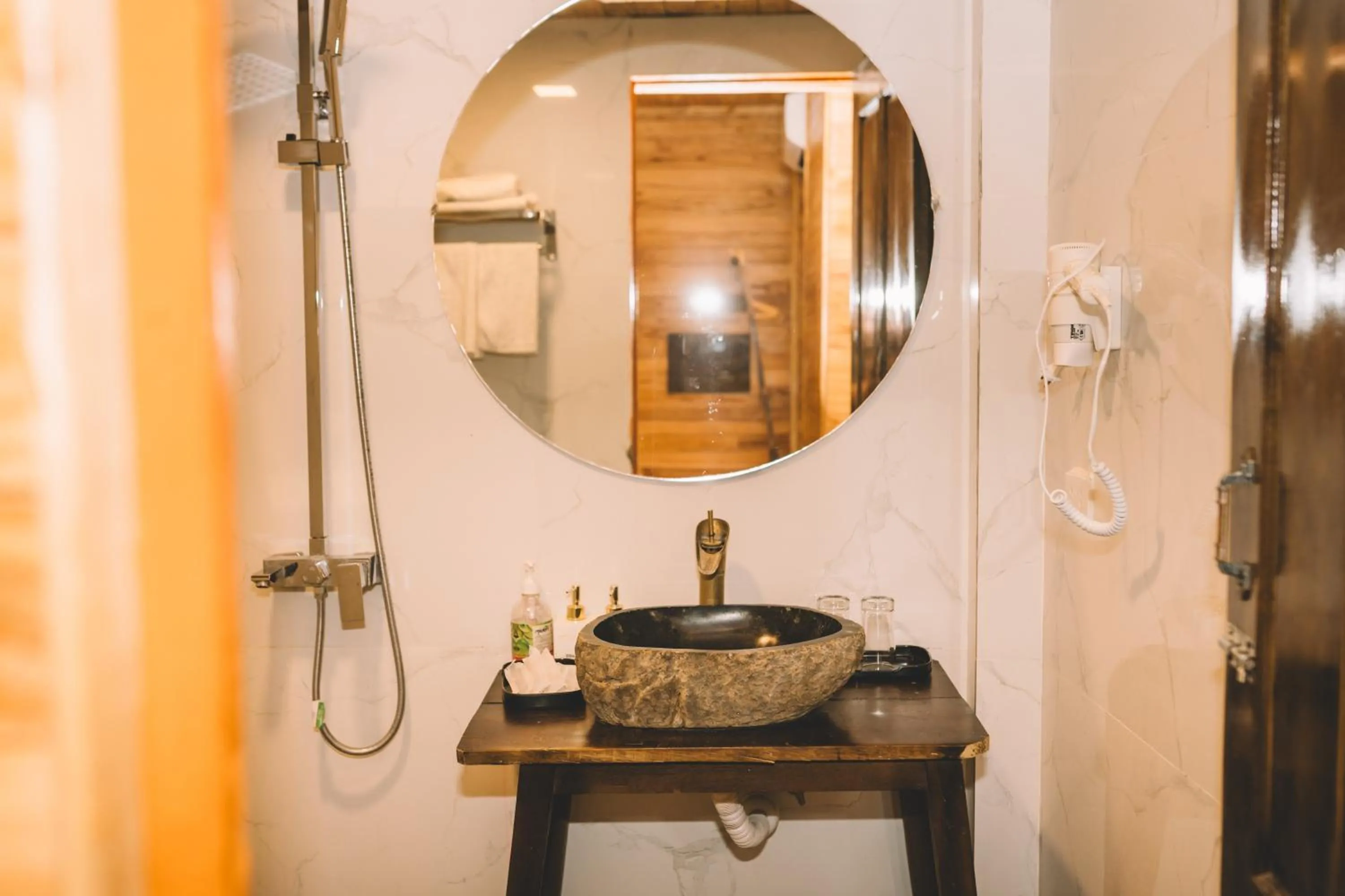 Bathroom in My Tam Coc Bungalow Ninh Bình