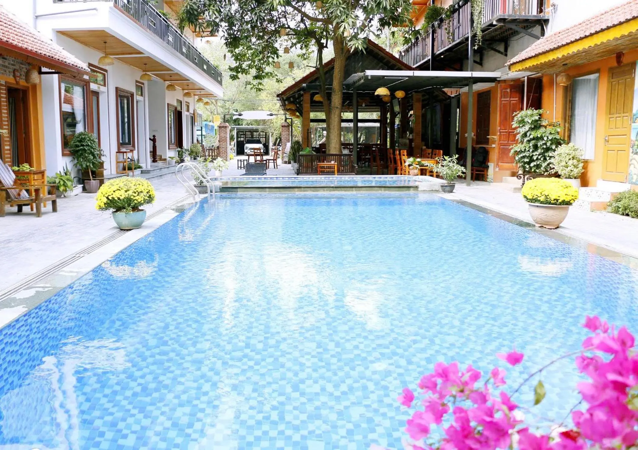 Swimming pool in My Tam Coc Bungalow Ninh Bình
