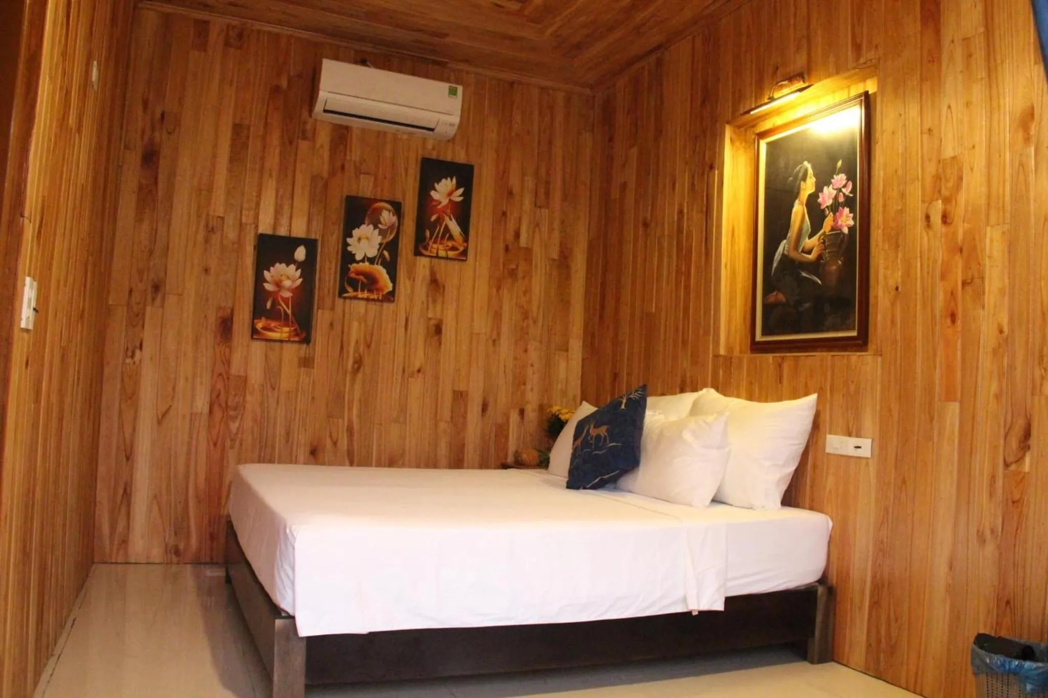 Photo of the whole room, Bed in My Tam Coc Bungalow Ninh Bình