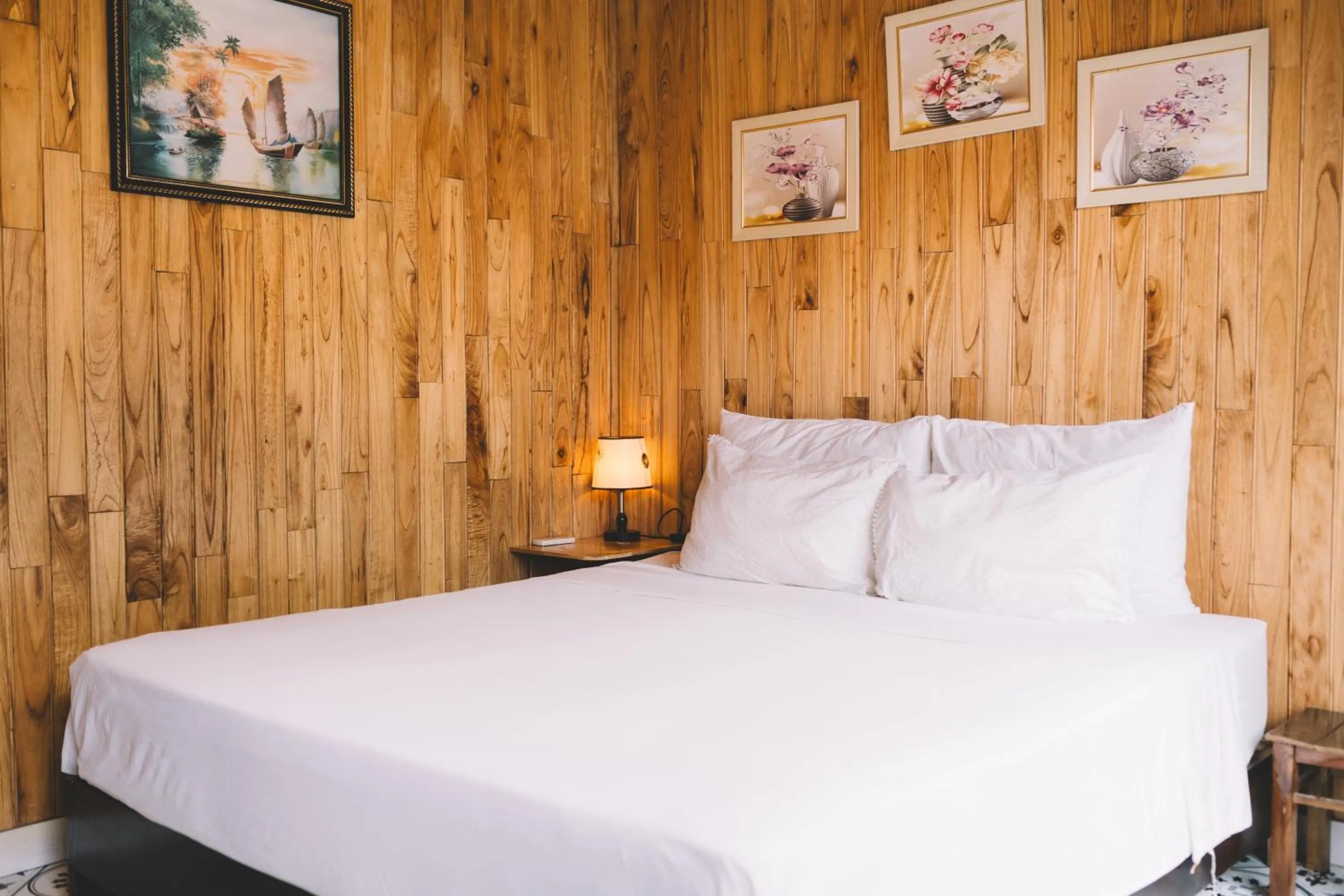 Photo of the whole room, Bed in My Tam Coc Bungalow Ninh Bình