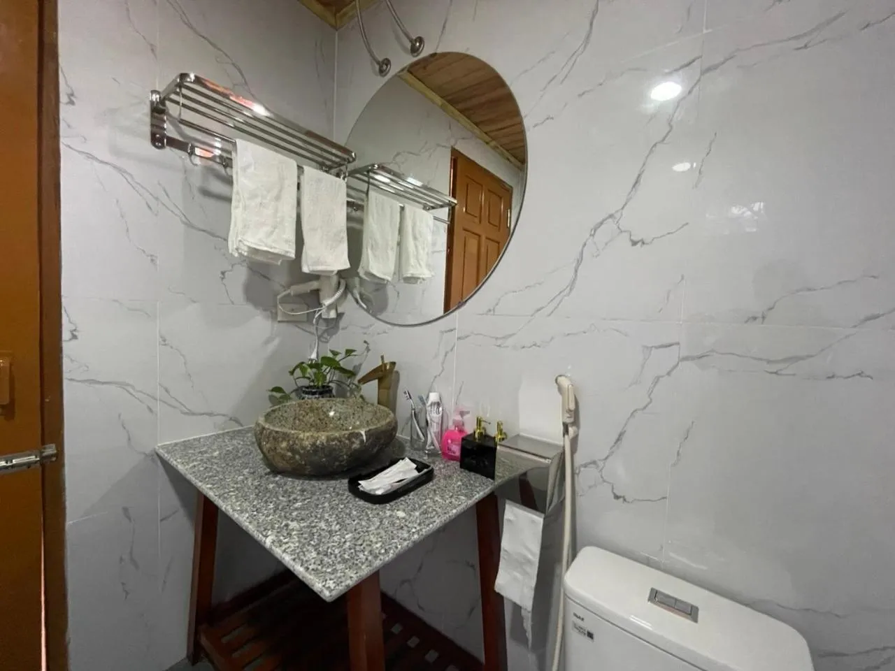 Bathroom in My Tam Coc Bungalow Ninh Bình