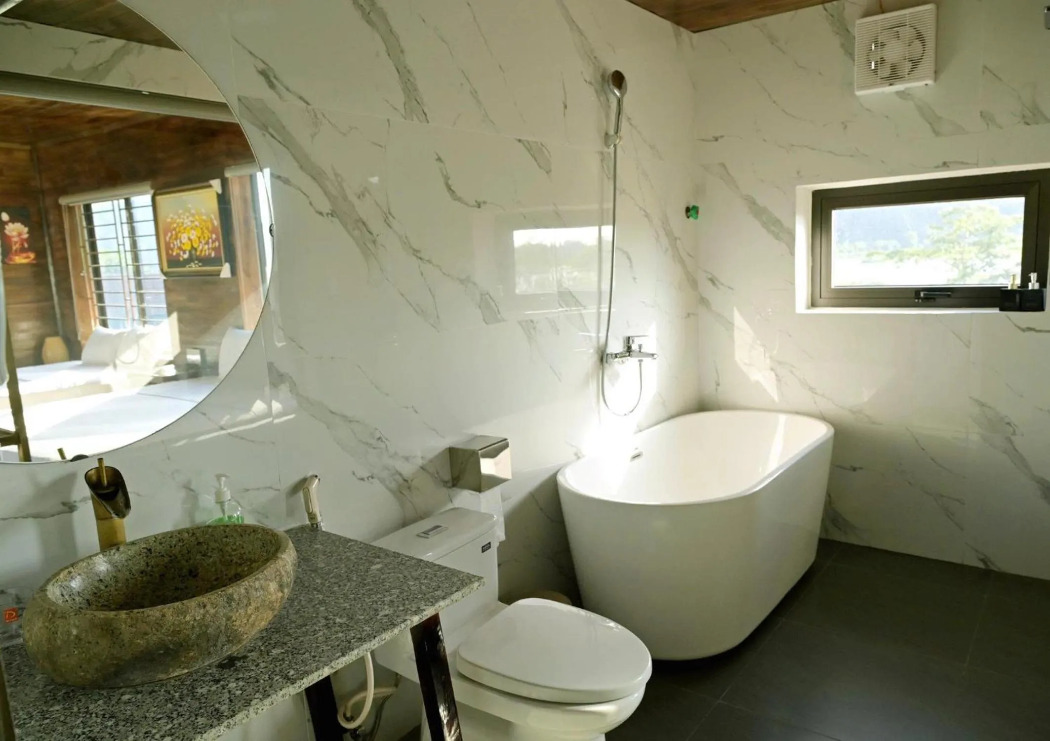 Bathroom in My Tam Coc Bungalow Ninh Bình