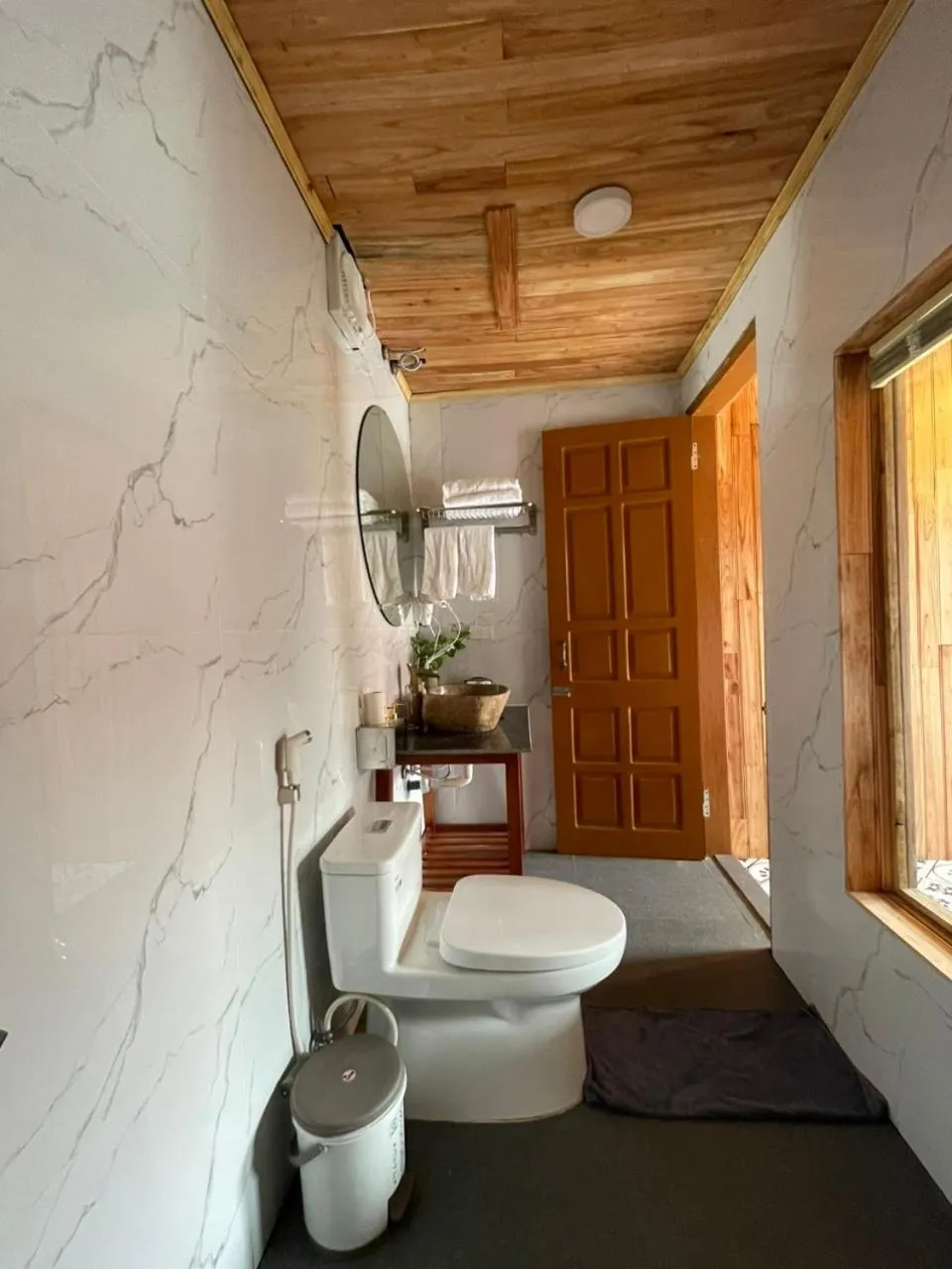 Toilet in My Tam Coc Bungalow Ninh Bình