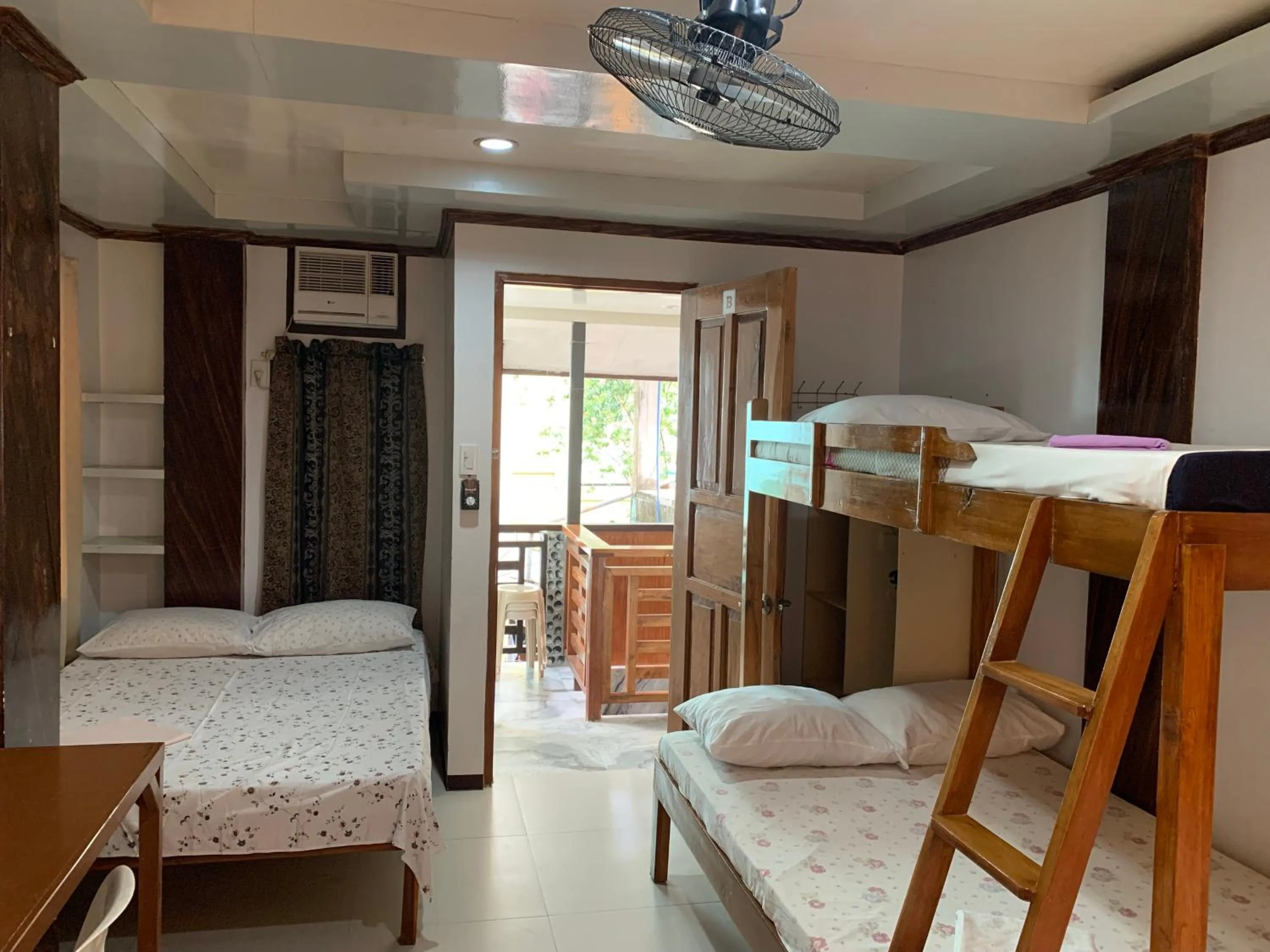 Bed in Blessed Inn Annex