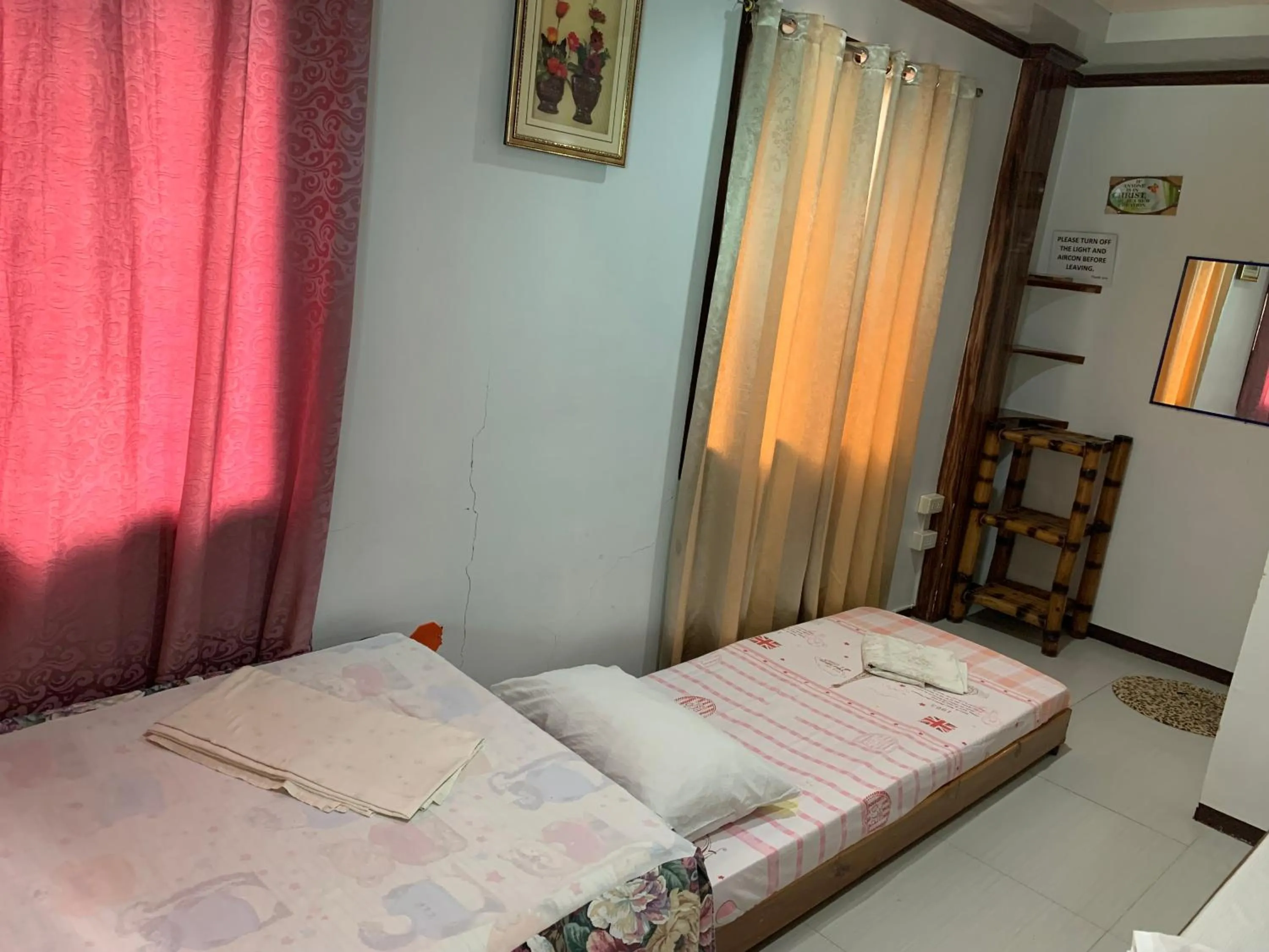 Bed in Blessed Inn Annex