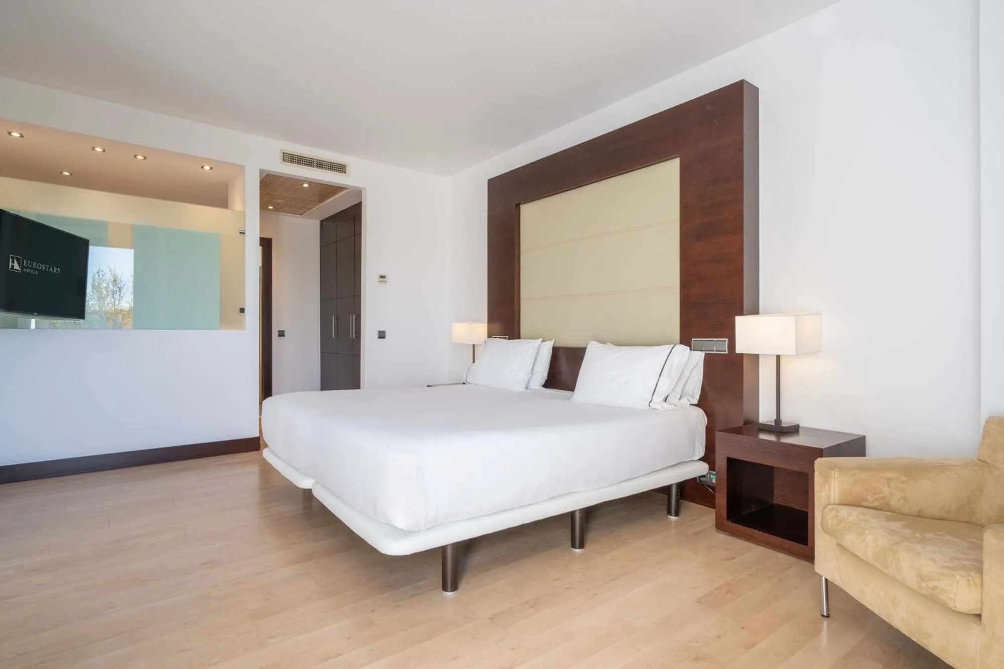 Bed in Eurostars i-hotel Madrid
