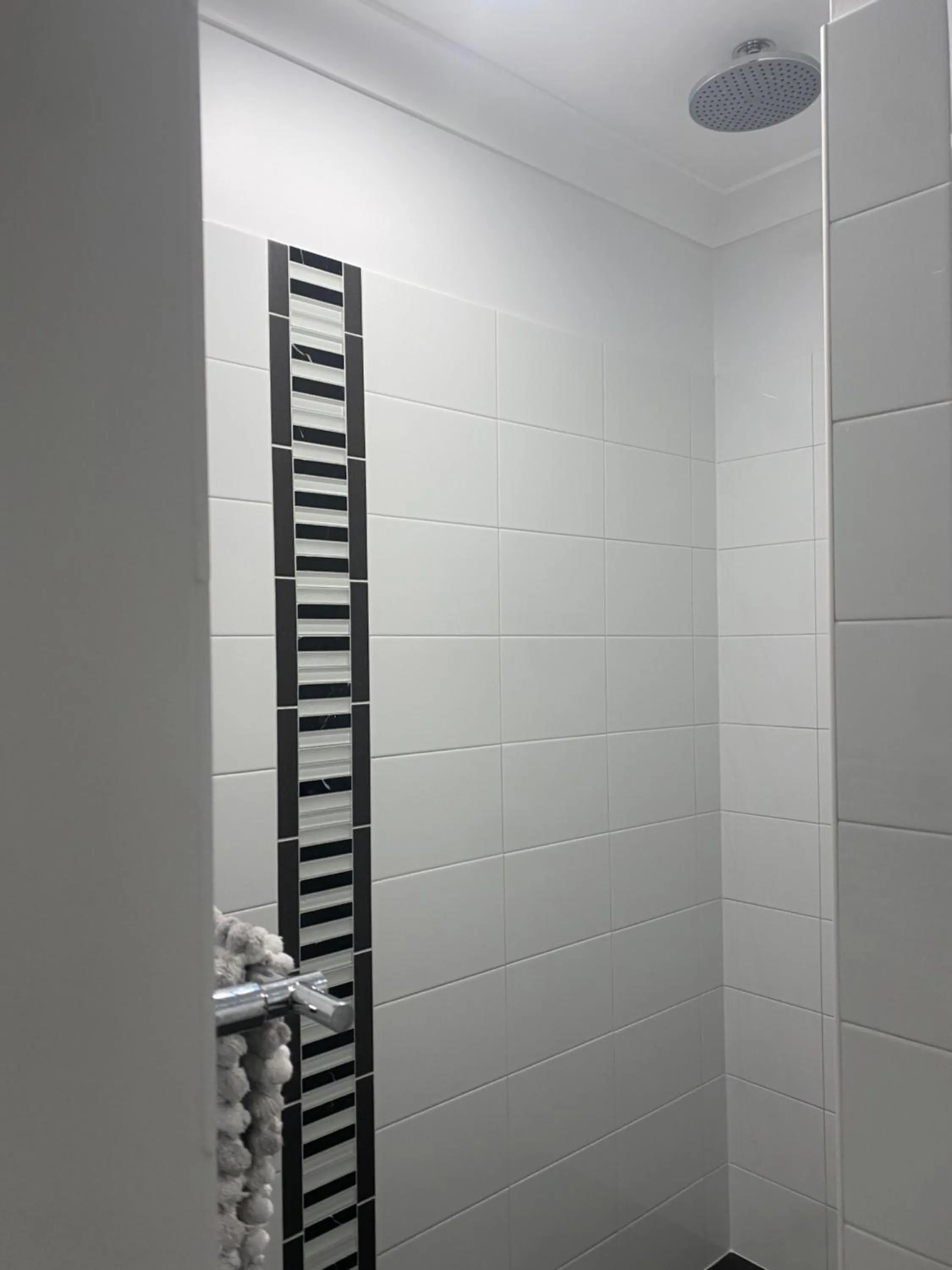 Shower in Morros Place