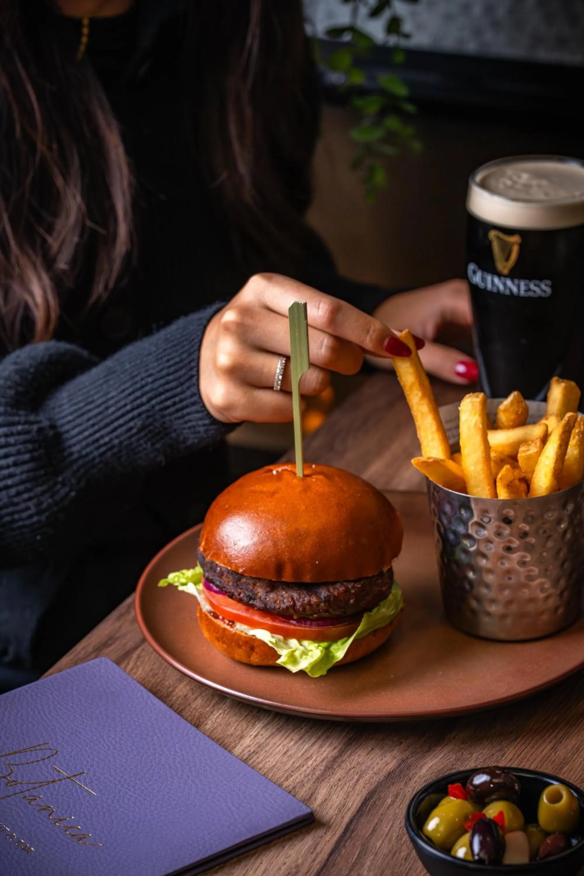 Restaurant/places to eat in Bedford Hotel