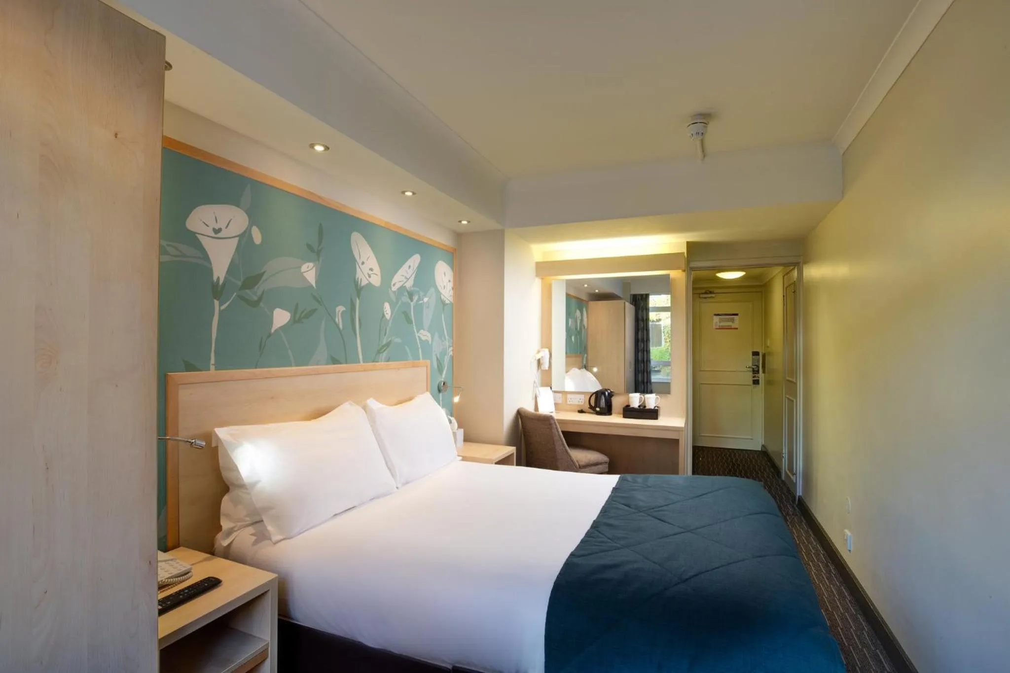 Photo of the whole room, Bed in Bedford Hotel