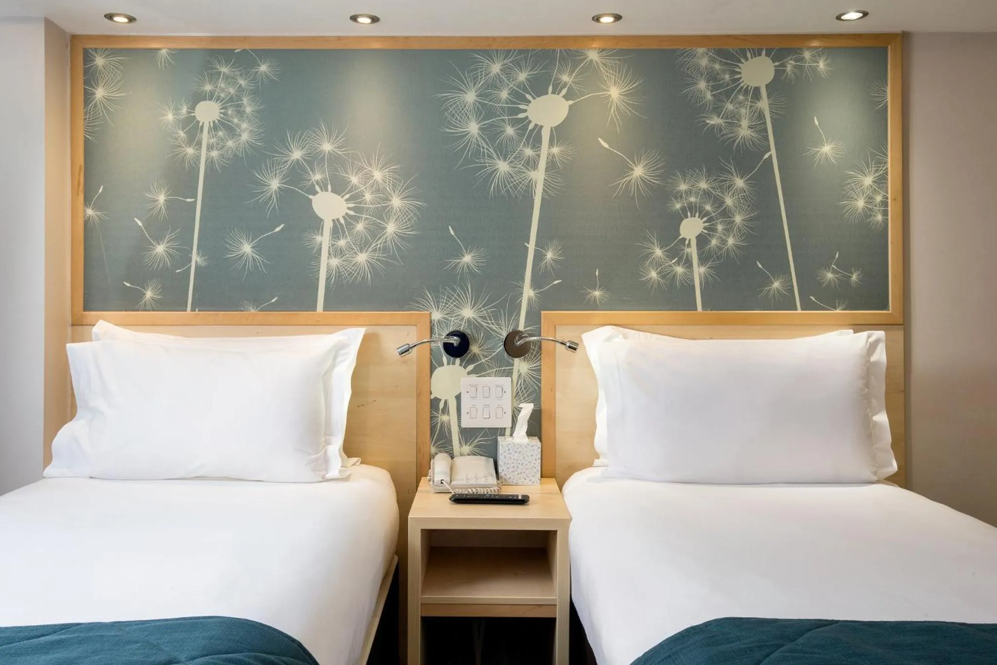 Photo of the whole room, Bed in Bedford Hotel