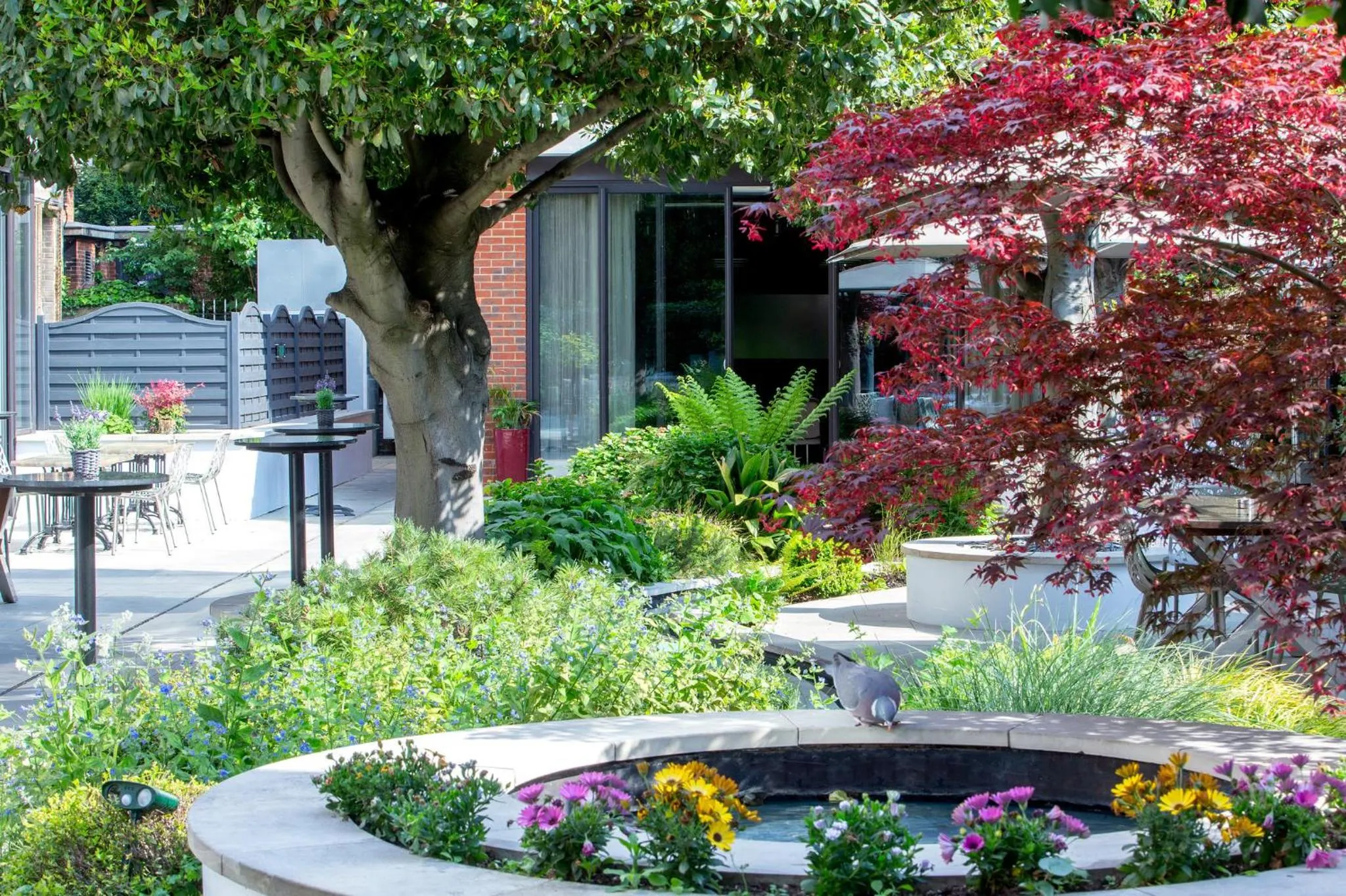 Garden in Bedford Hotel