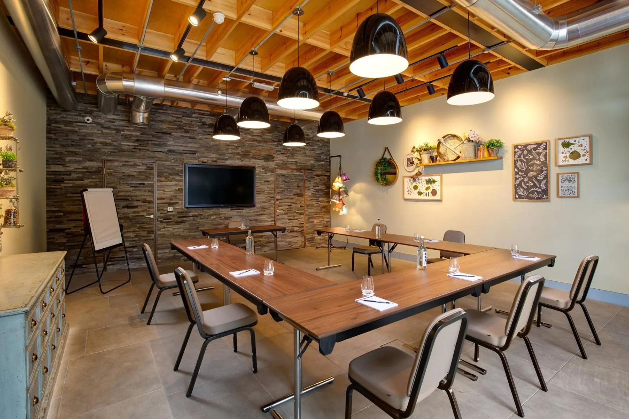 Business facilities in Bedford Hotel