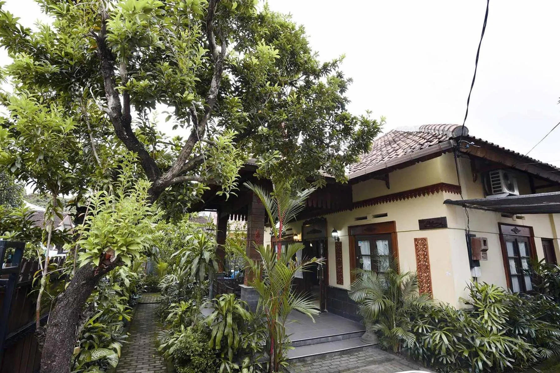 Property building in Ndalem Maharani Guest House