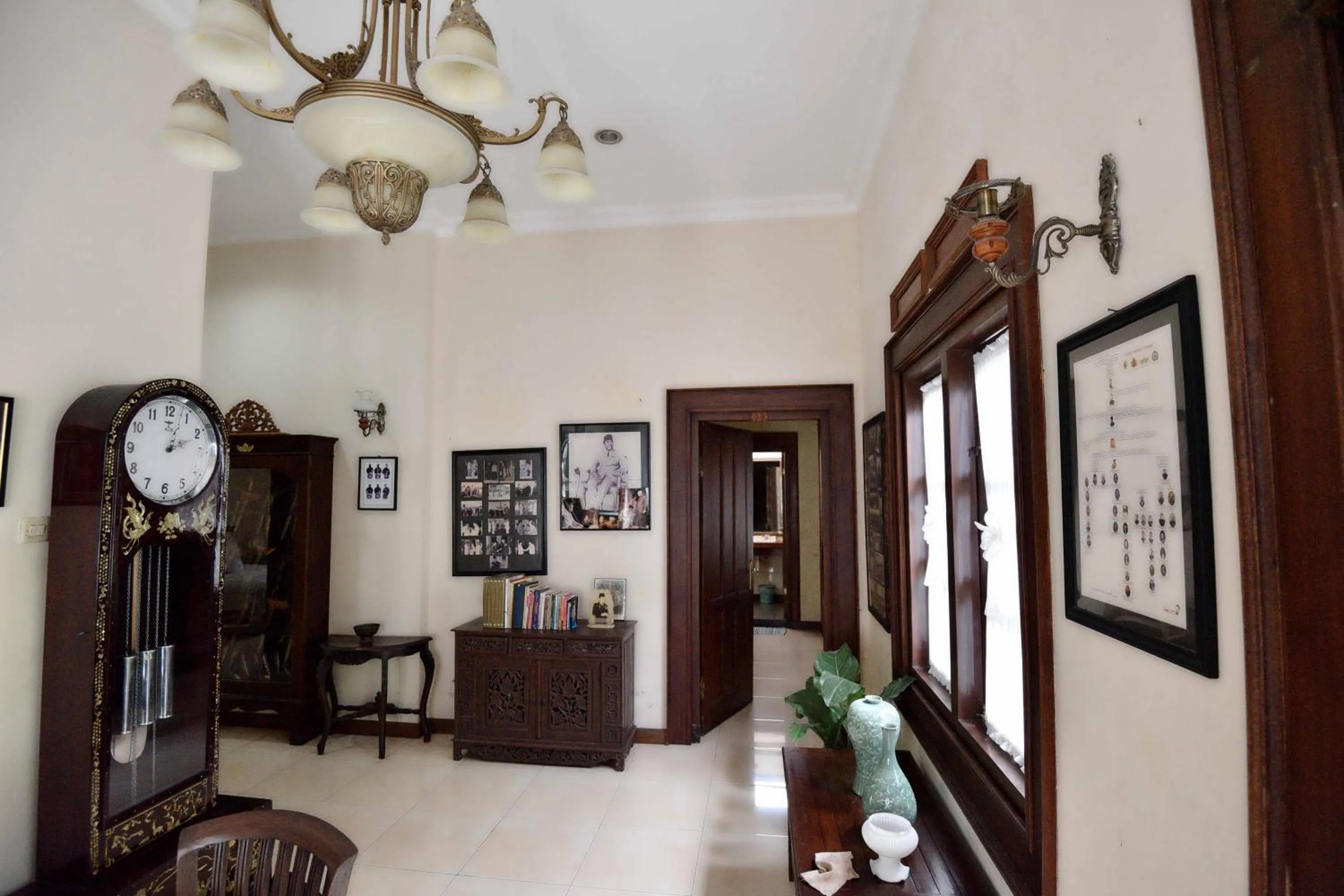 Ndalem Maharani Guest House