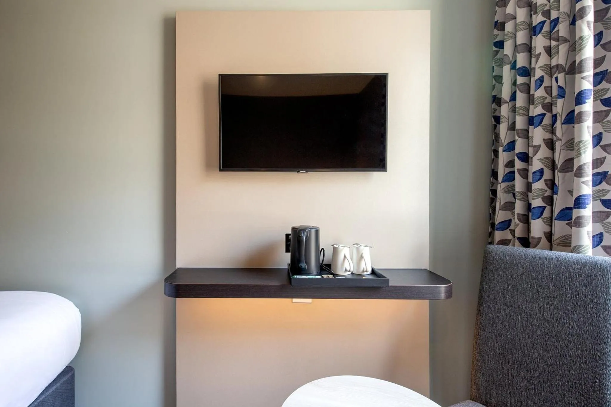 Photo of the whole room in Royal National Hotel