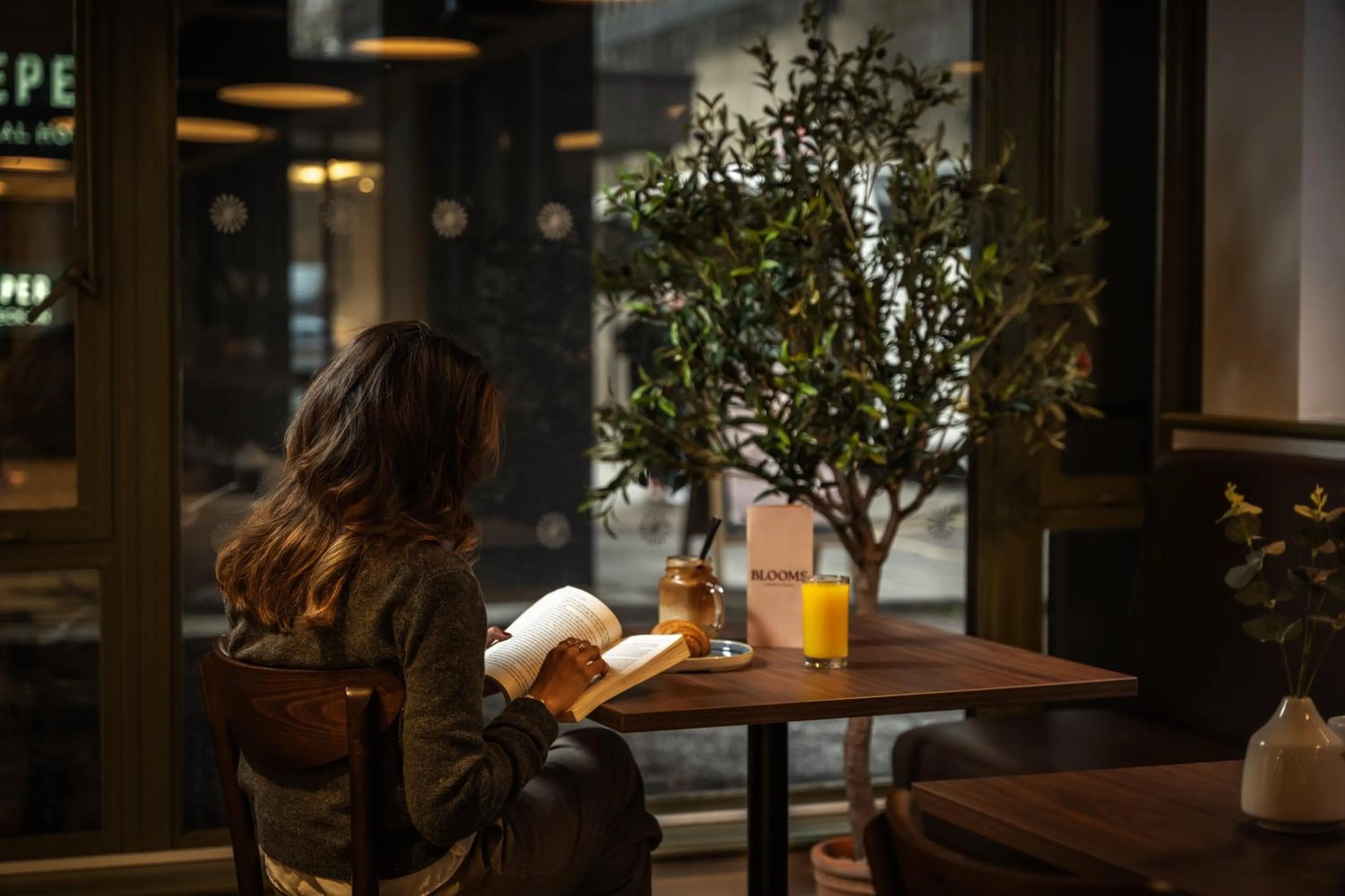 Coffee/tea facilities in Royal National Hotel